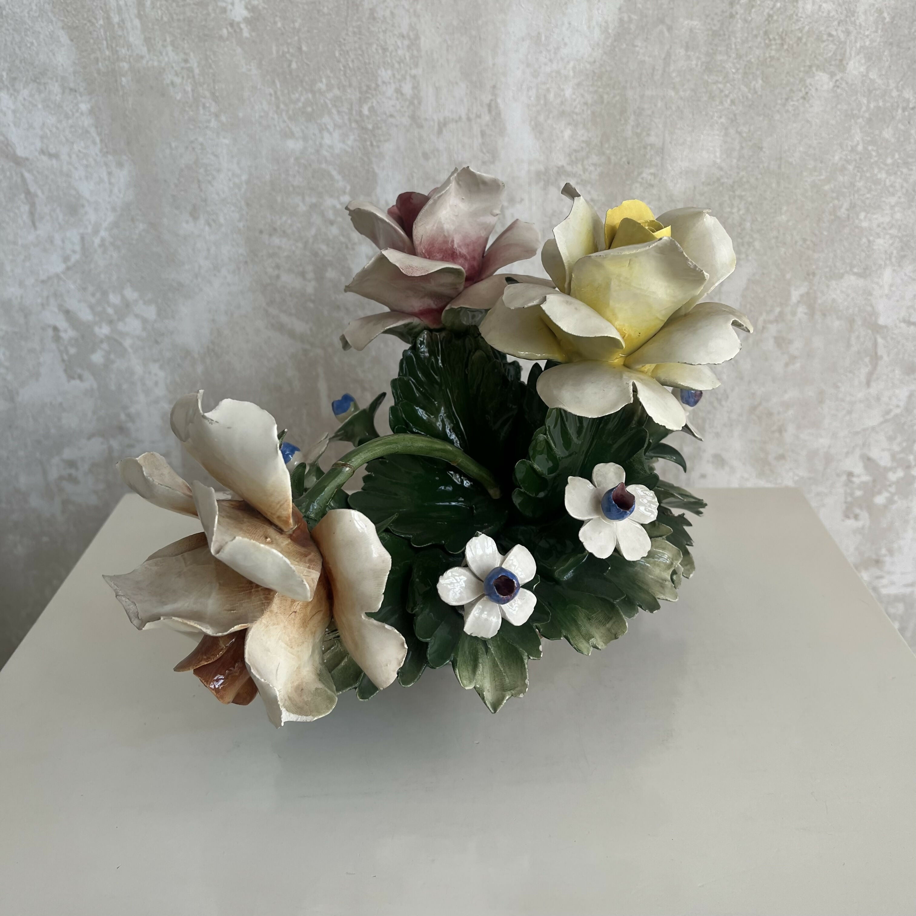 Enfeite floral Capodimonte