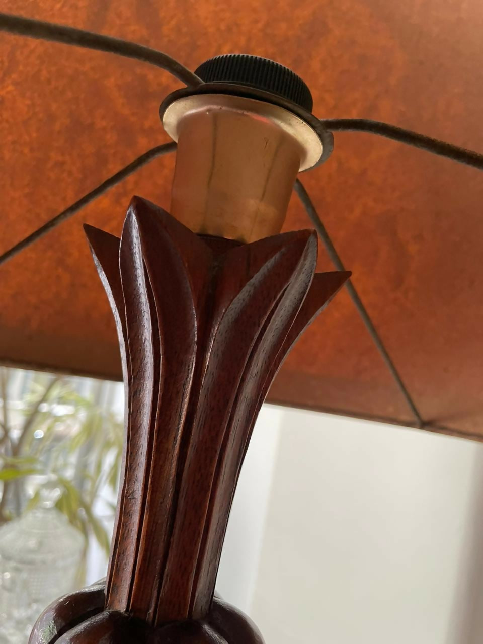 Gigante Abajur Tocheiro de Chão em Jacarandá Entalhado Século XIX