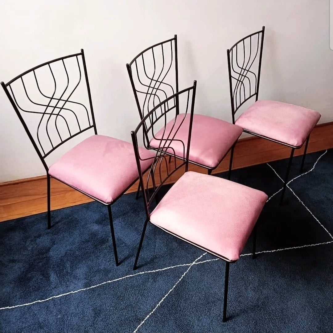 QUARTETO CADEIRAS ANOS 50 EM FERRO PRETO E ESTOFADO ROSA 