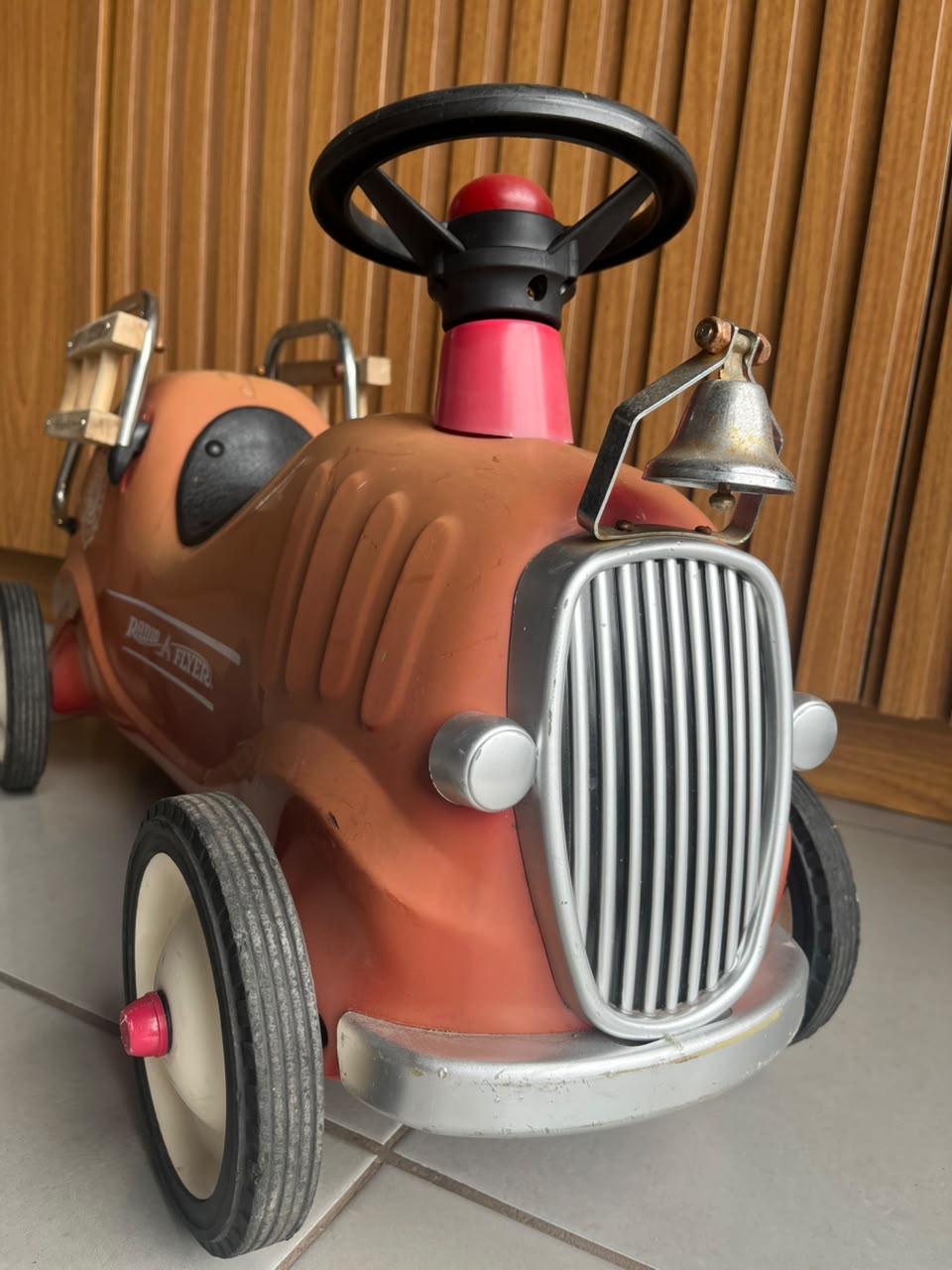 Carrinho Infantil Radio Flyer – Fire Engine No. 9