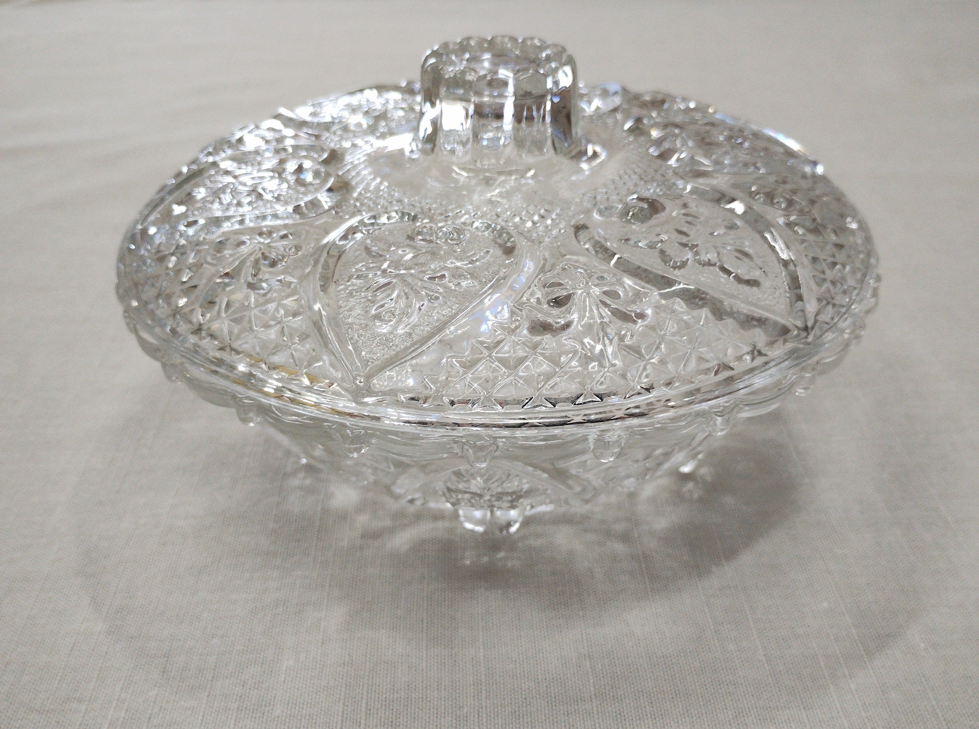 Bomboniere redonda de cristal texturizado 