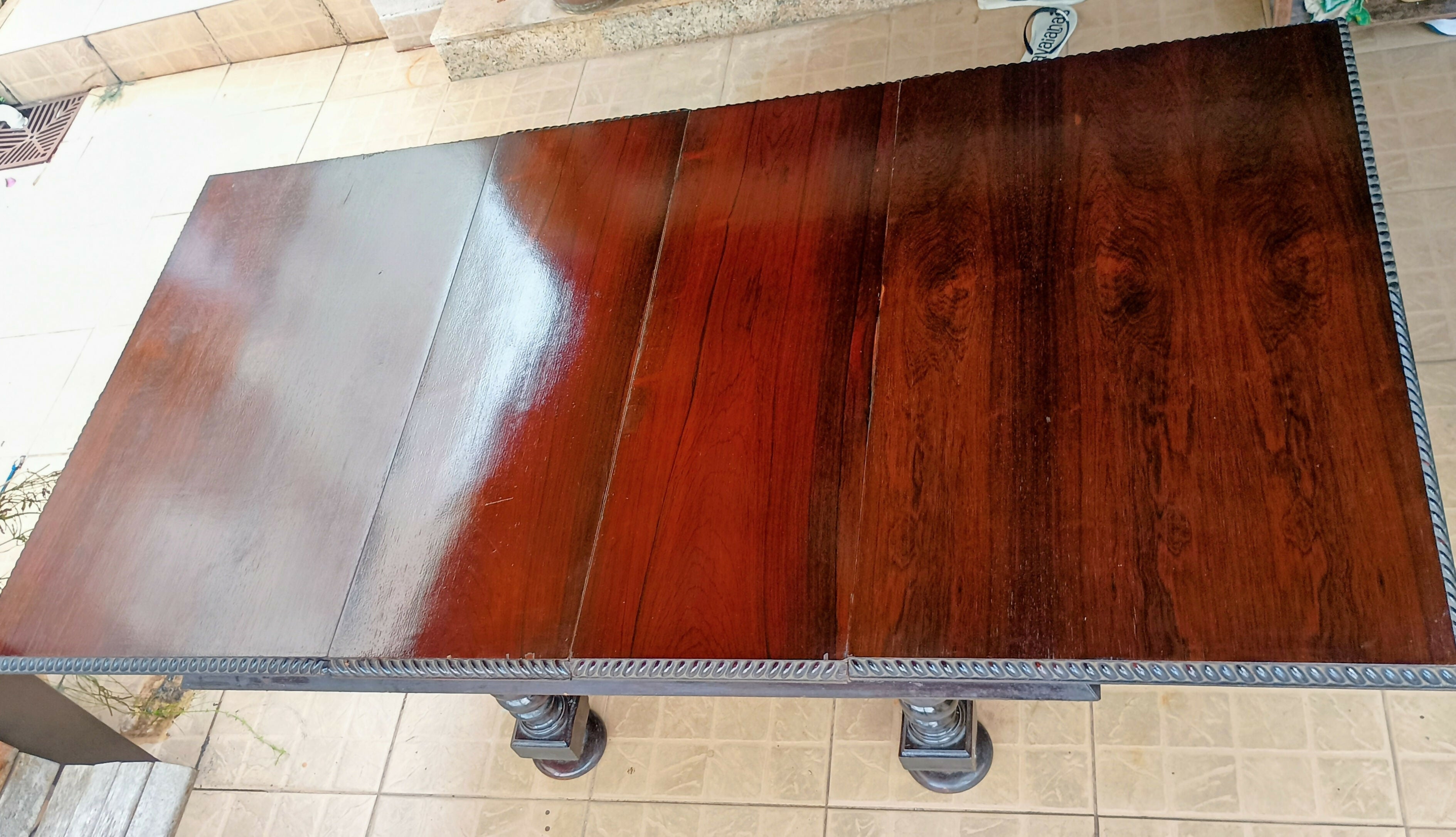 Mesa de jantar em jacarandá séc XIX - extensível