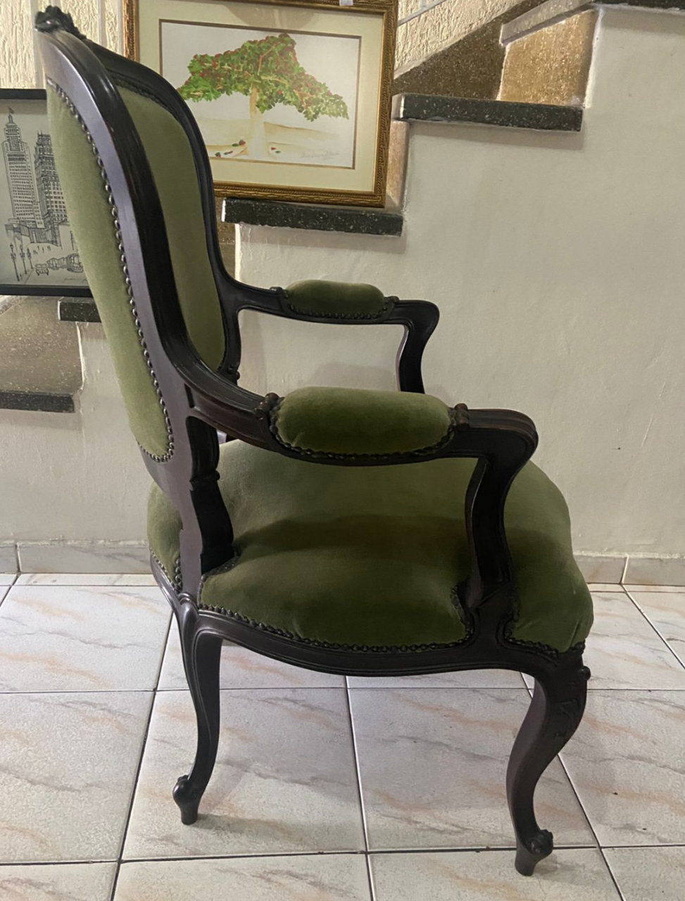 Par de Cadeiras Luiz XV em Madeira e estofado verde 