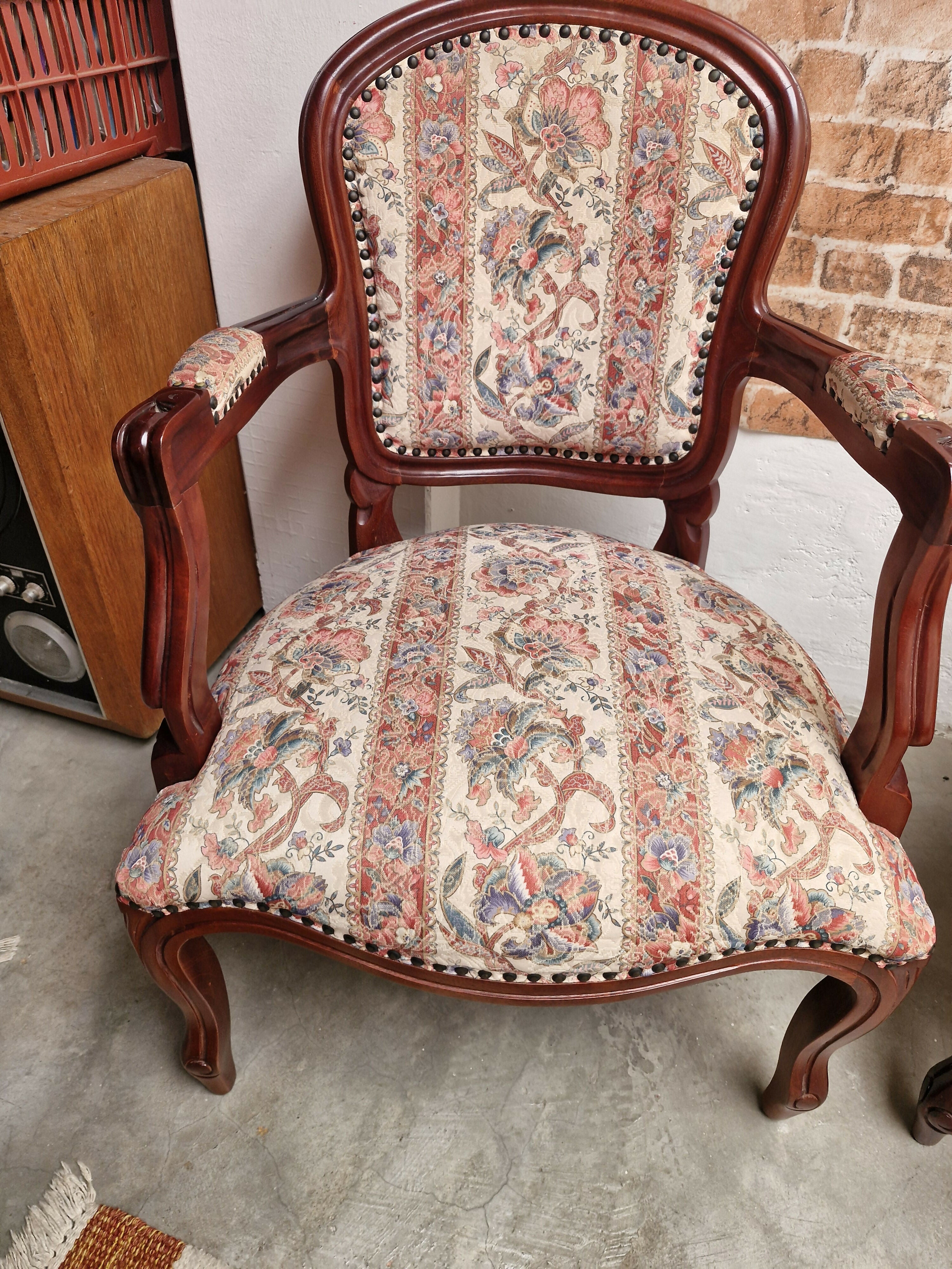 Par de Poltronas Luiz XV