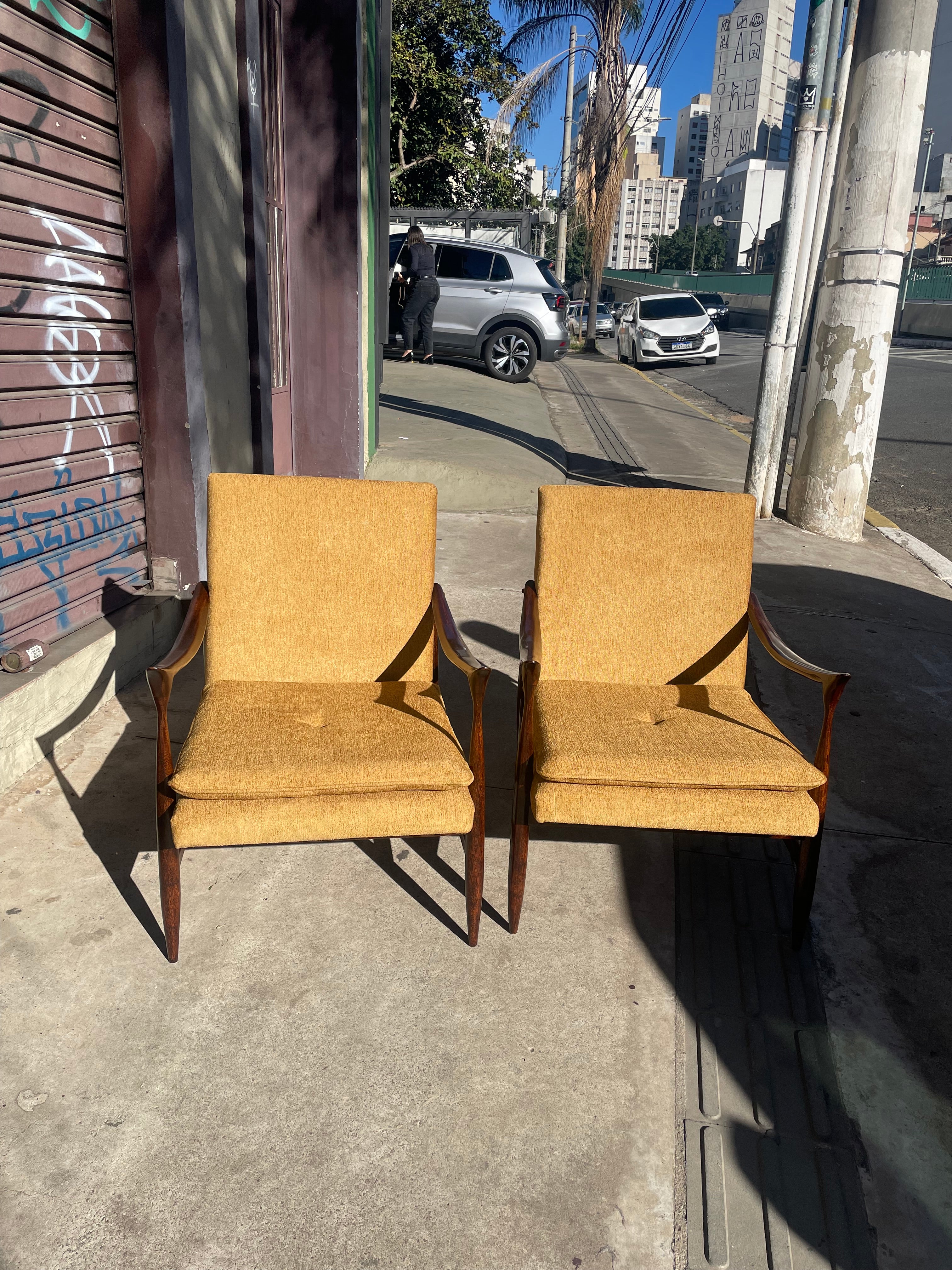 Par de poltrona Jangadinha restauradas (com estofado para personalizar) 