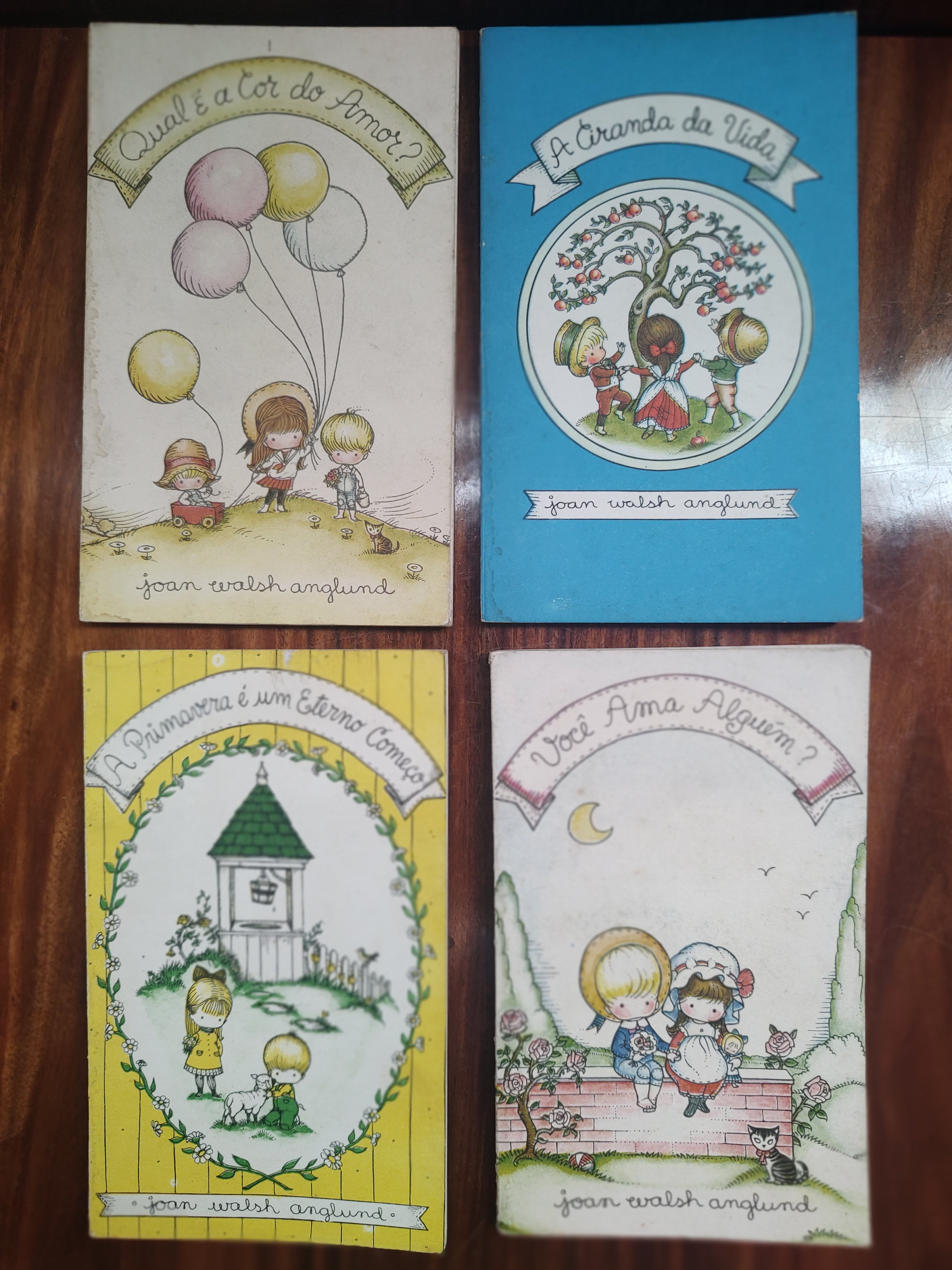 Nostálgico e precioso Conjunto de 4 Livros de Bolso da Joan Walsh Anglund - edição 1979