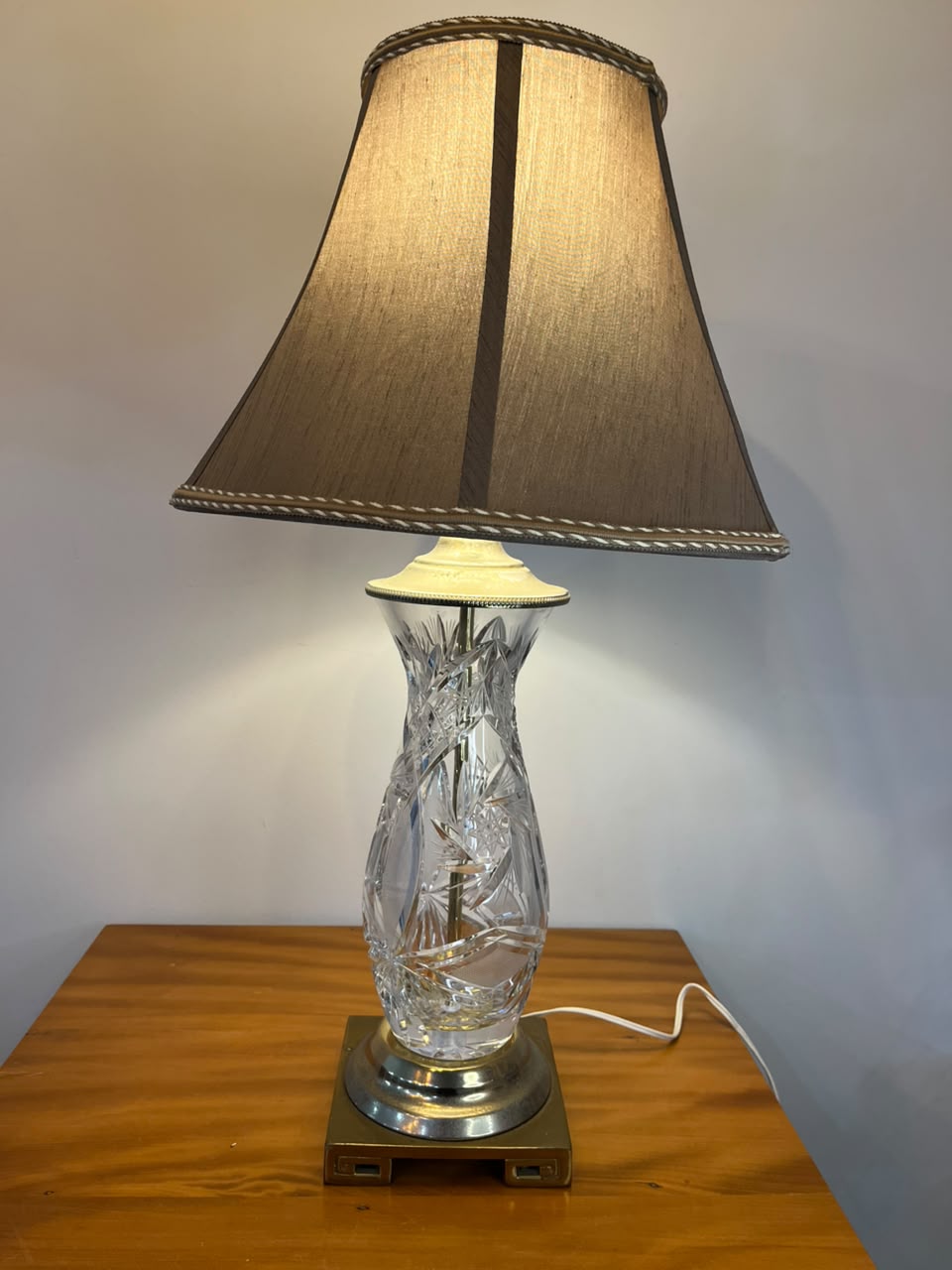 Abajur Vintage com Corpo em Cristal Lapidado (sem cúpula) 