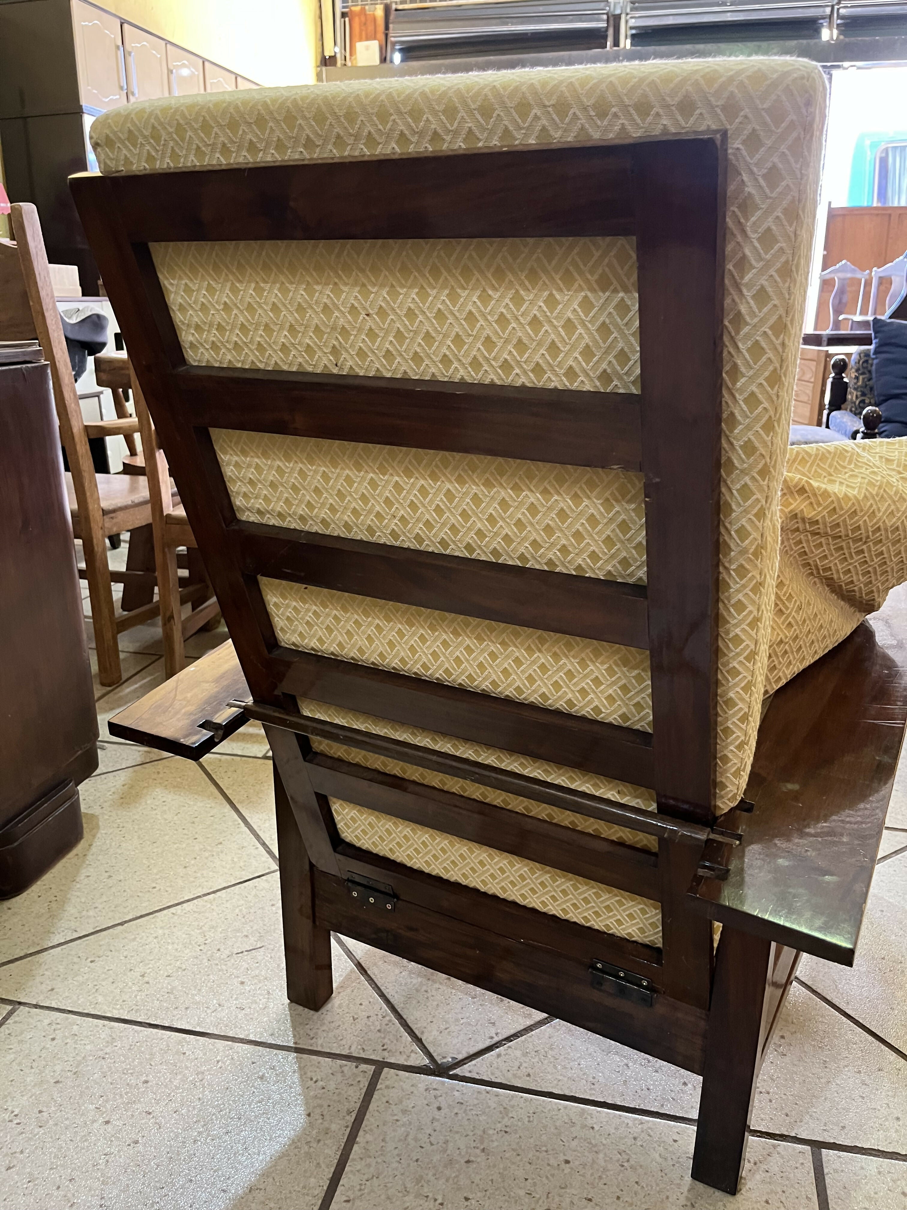 POLTRONA ANOS 60 EM MADEIRA JACARANDÁ