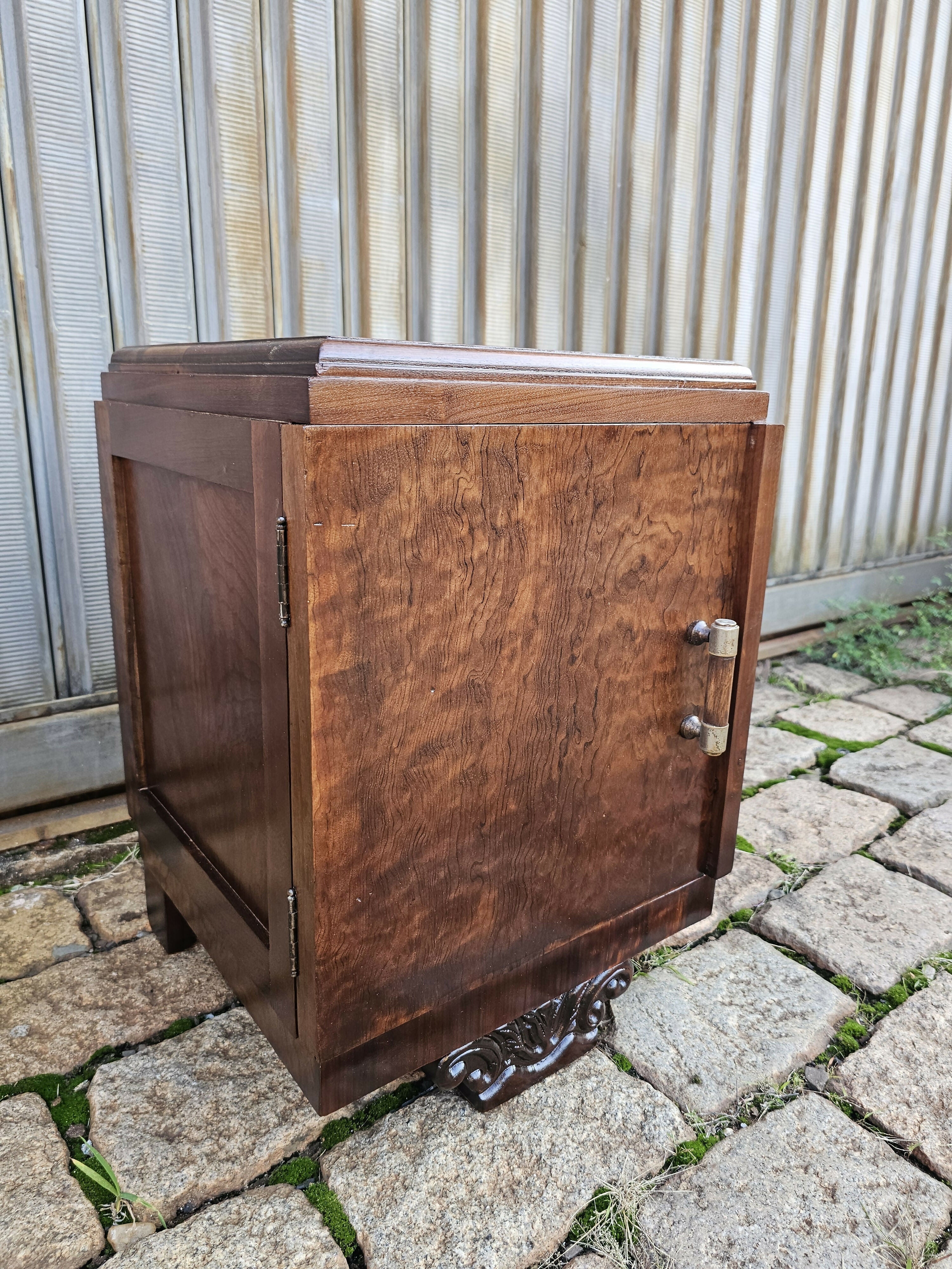 Criado / mesa de cabeceira art déco em Imbuia
