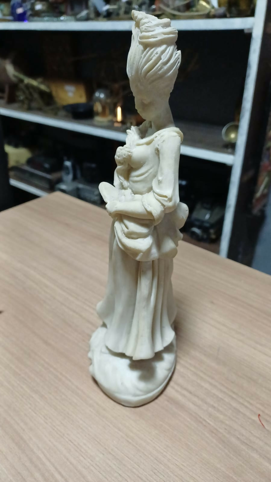 Escultura da Madona em Pó de Mármore