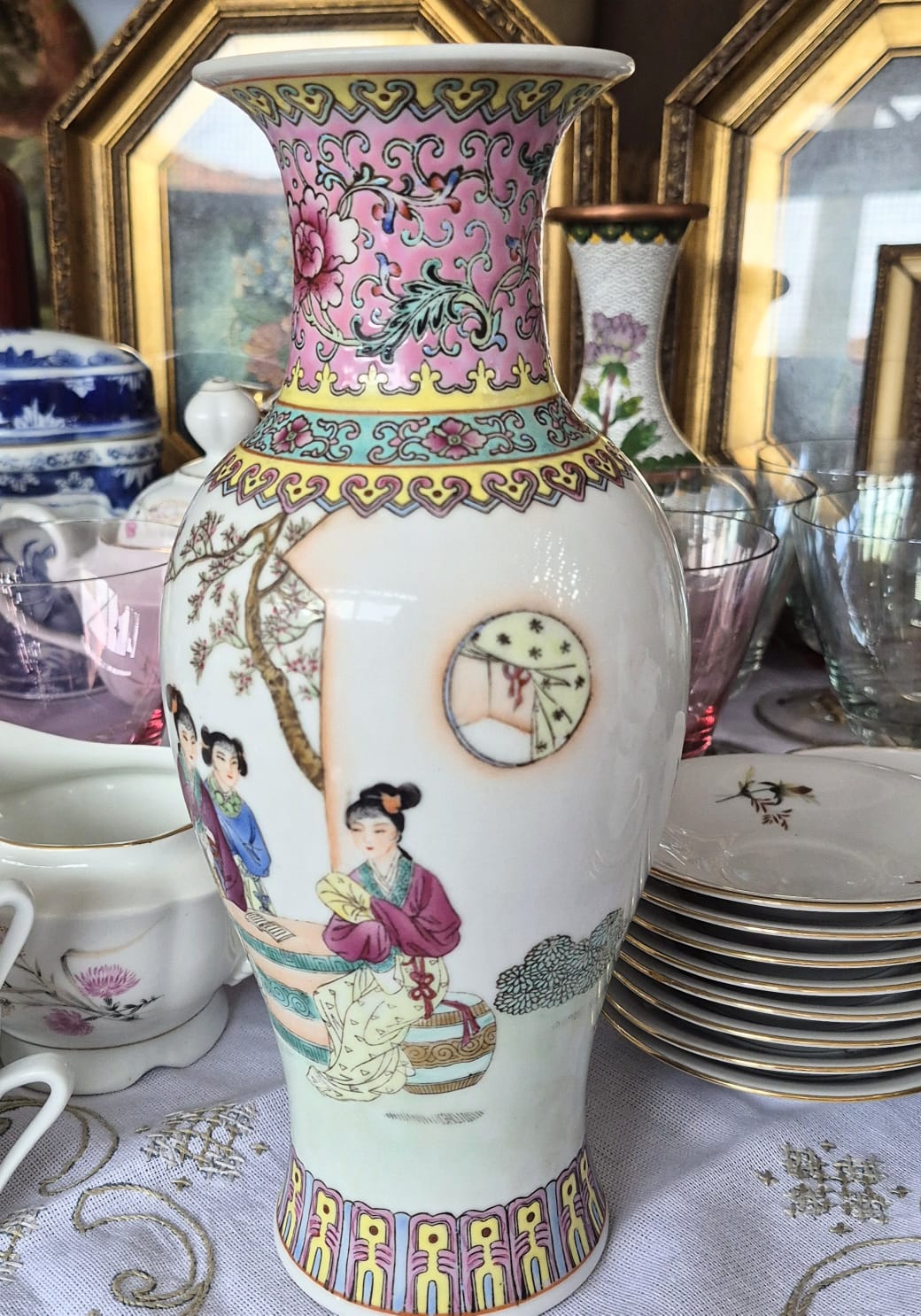  Vaso em porcelana chinesa vintage Família Rosa.  Lindo e impecável.