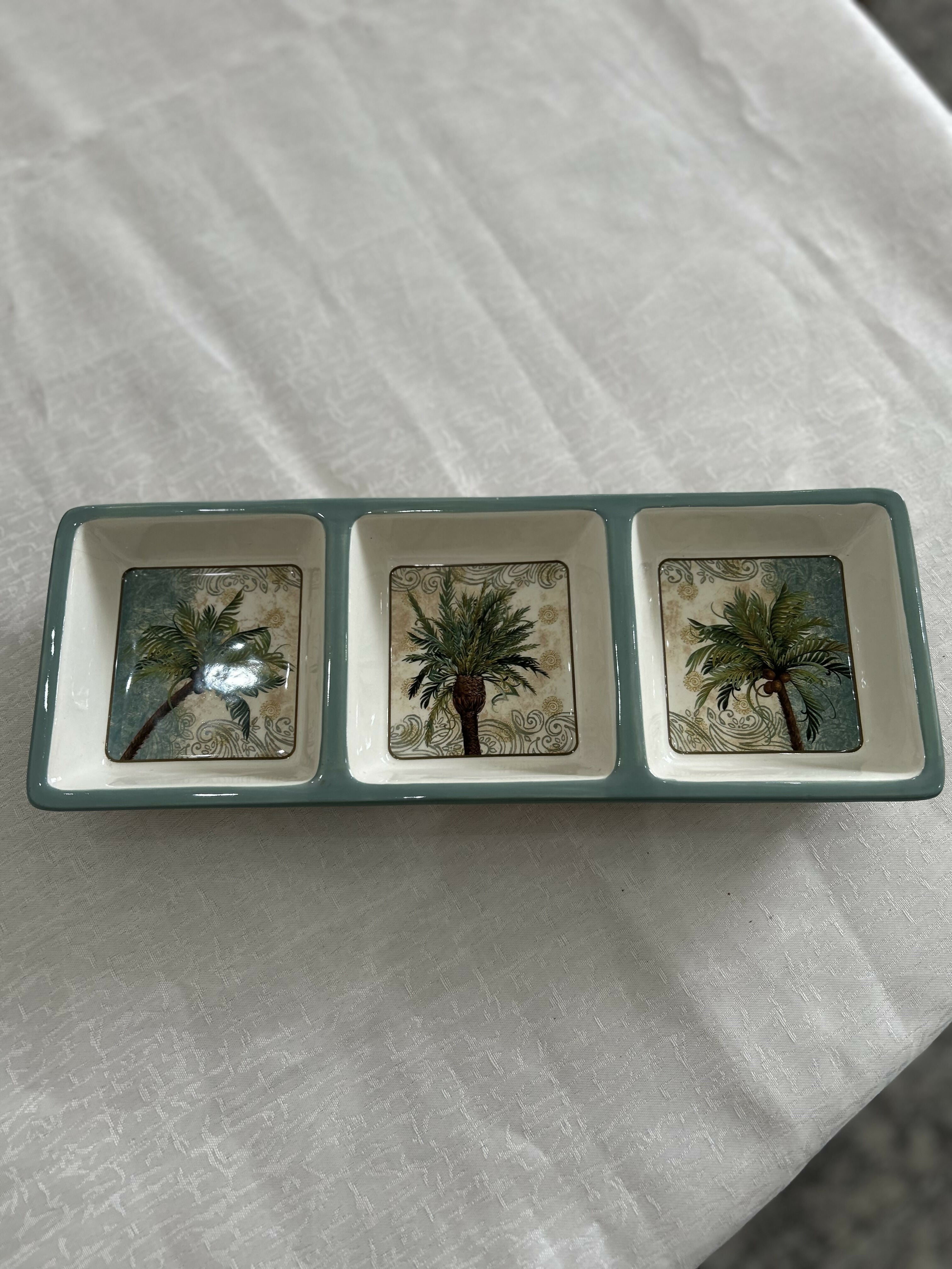 Petisqueira com 3 divisões em porcelana