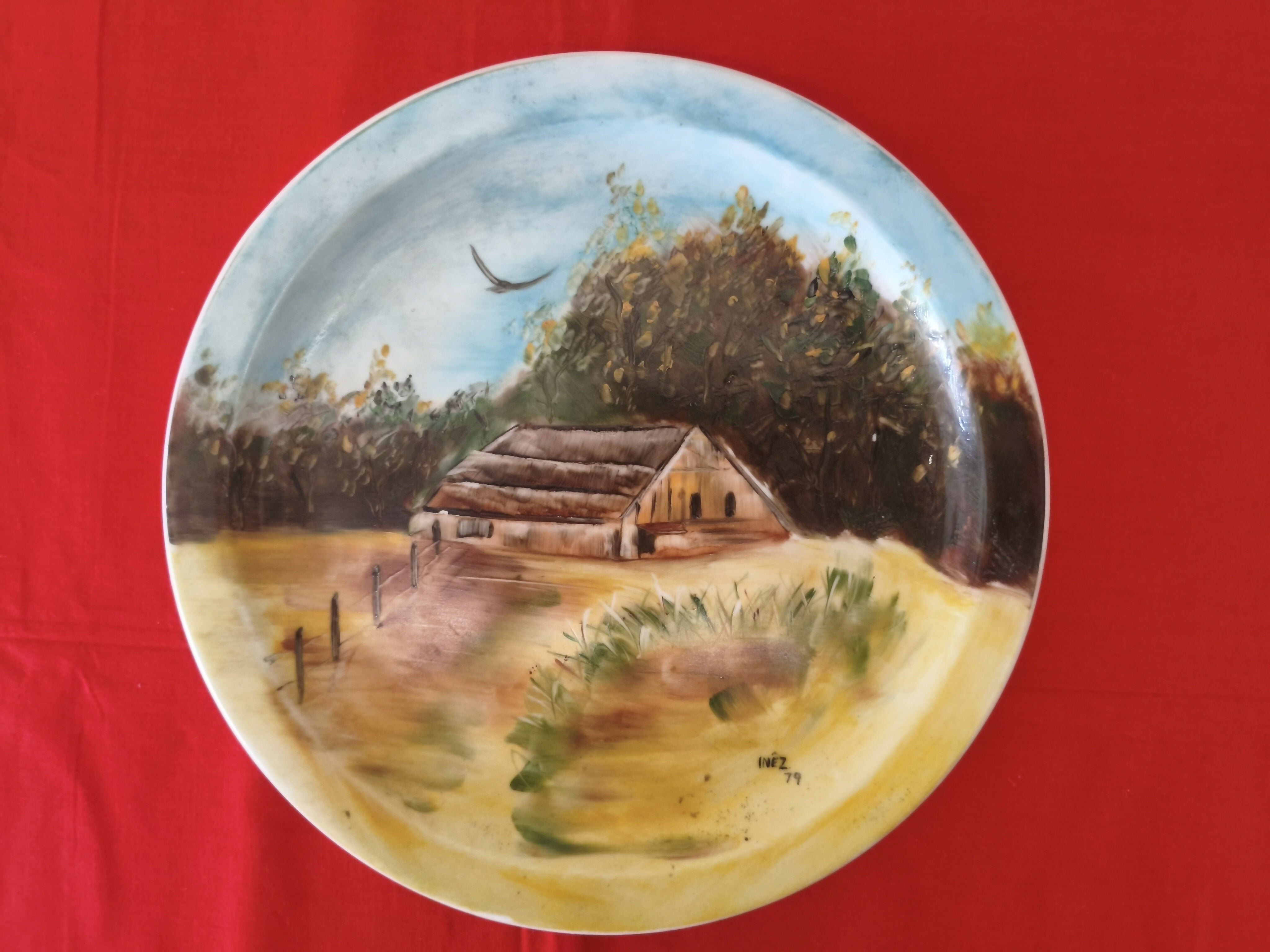 Prato decorativo pintado à mão - 1979