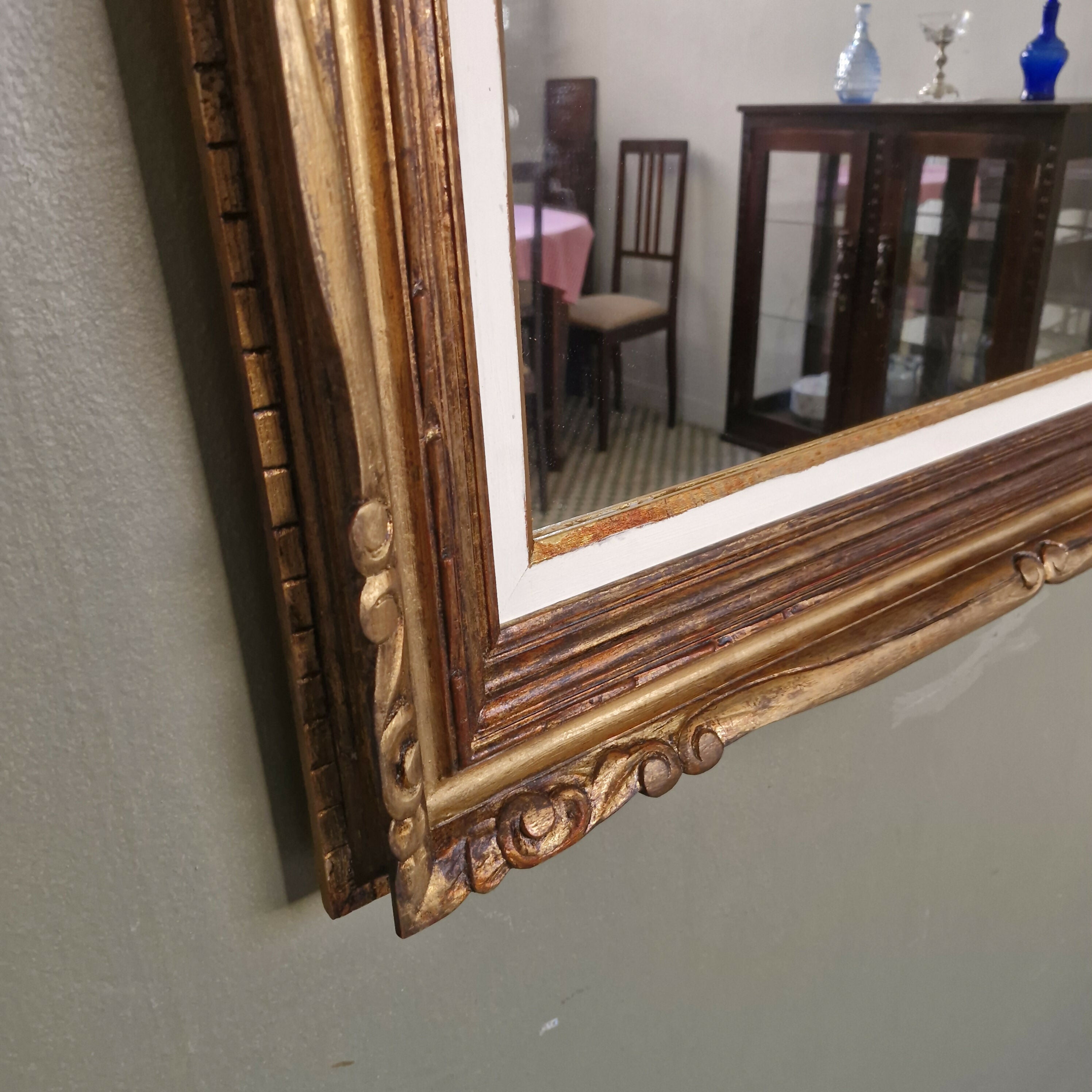 Espelho Retangular com Moldura de Época com acabamento em ouro velho