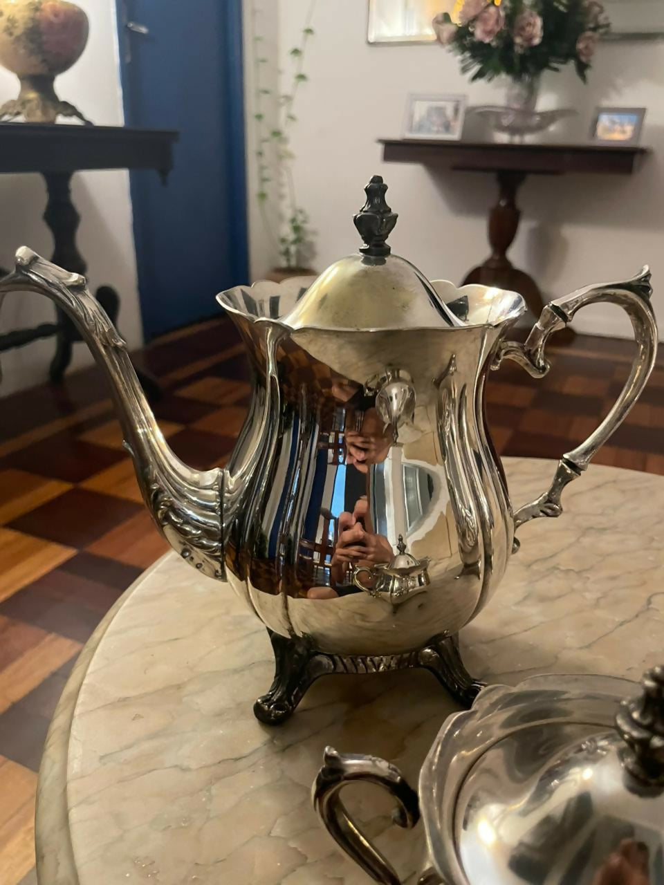 Conjunto para chá e café - 2 grandes bules e um açucareiro espessurados à prata