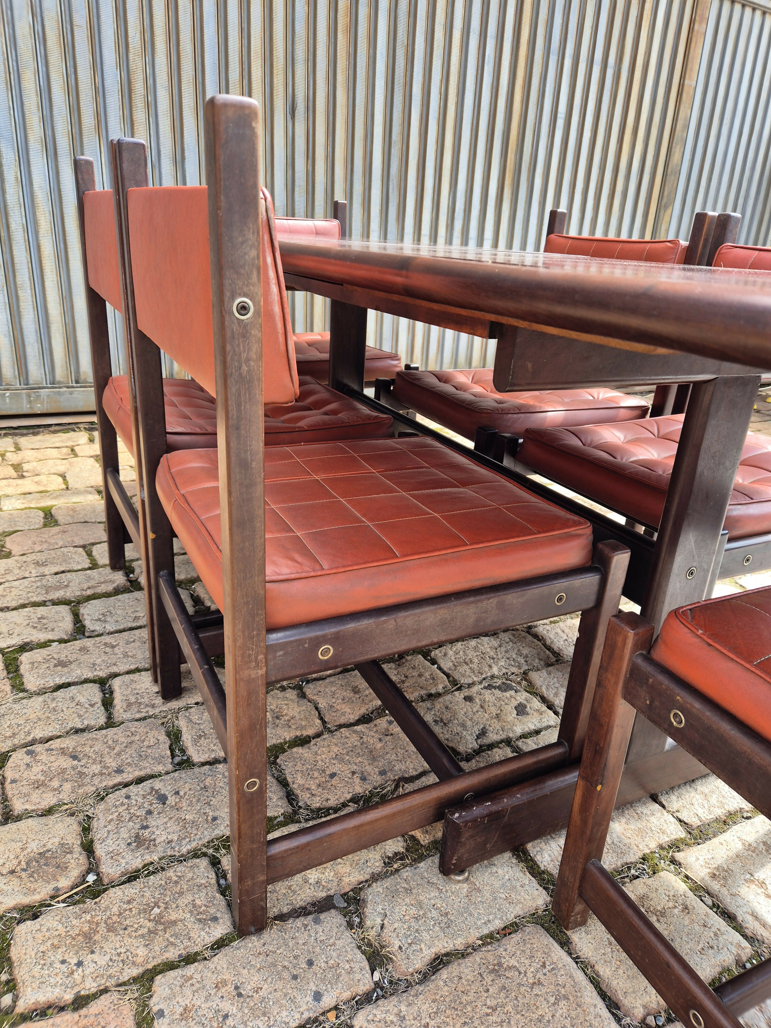 Conjunto mesa jantar modernista com 6 cadeiras