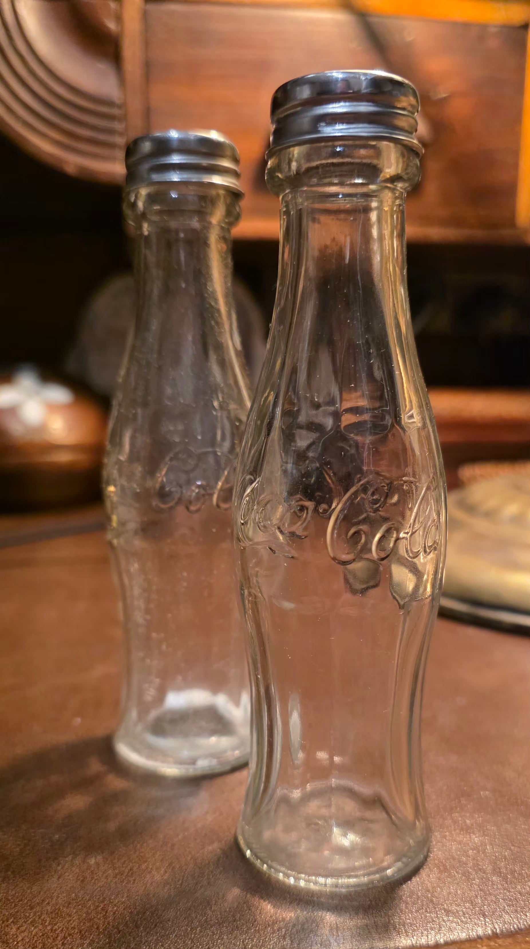 Saleiro e pimenteiro vintage Coca-Cola em vidro 