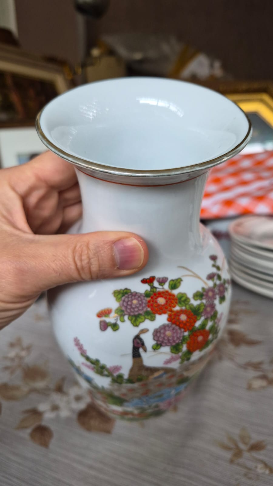 Vaso em porcelana vintage chinesa, anos 60, Jingdezhen,  Família Rosa, pavões e peônias: Serviço dos Pavões.  Impecável!