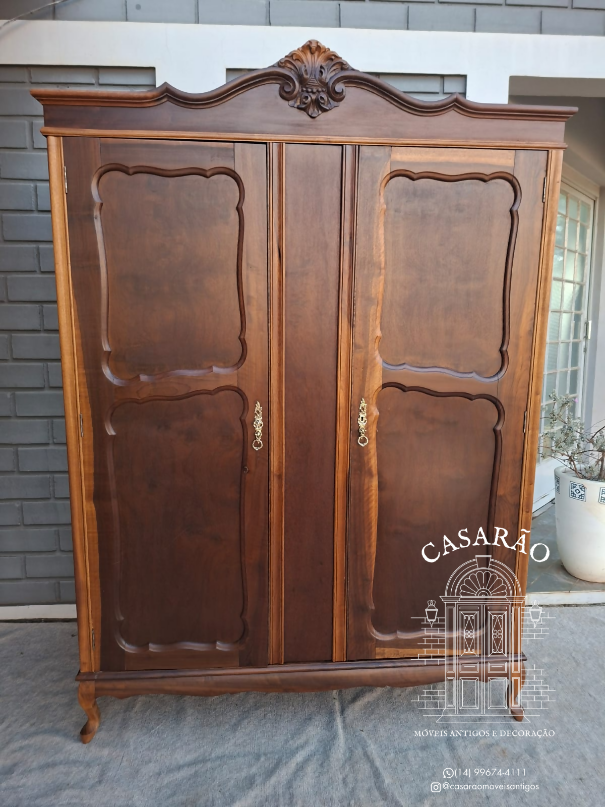 Guarda-Roupa Provençal em Imbuia com duas portas - restaurado