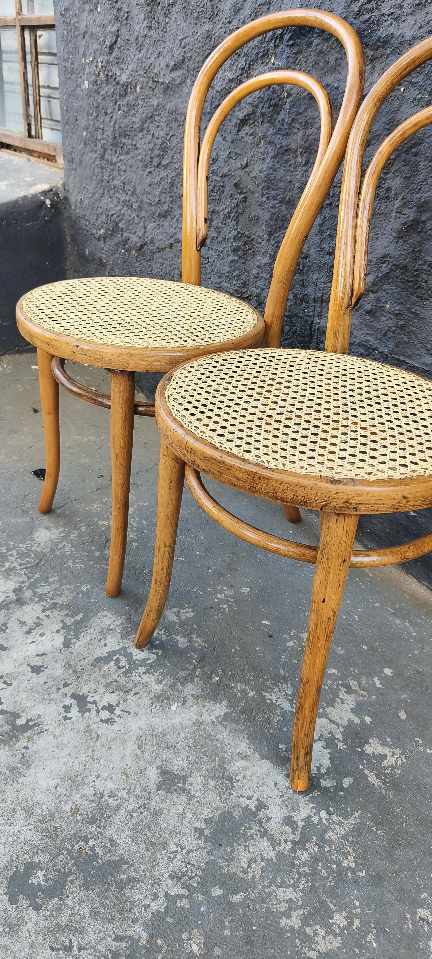 Rarissimo Par de Cadeiras Thonet nº14 em palhinha