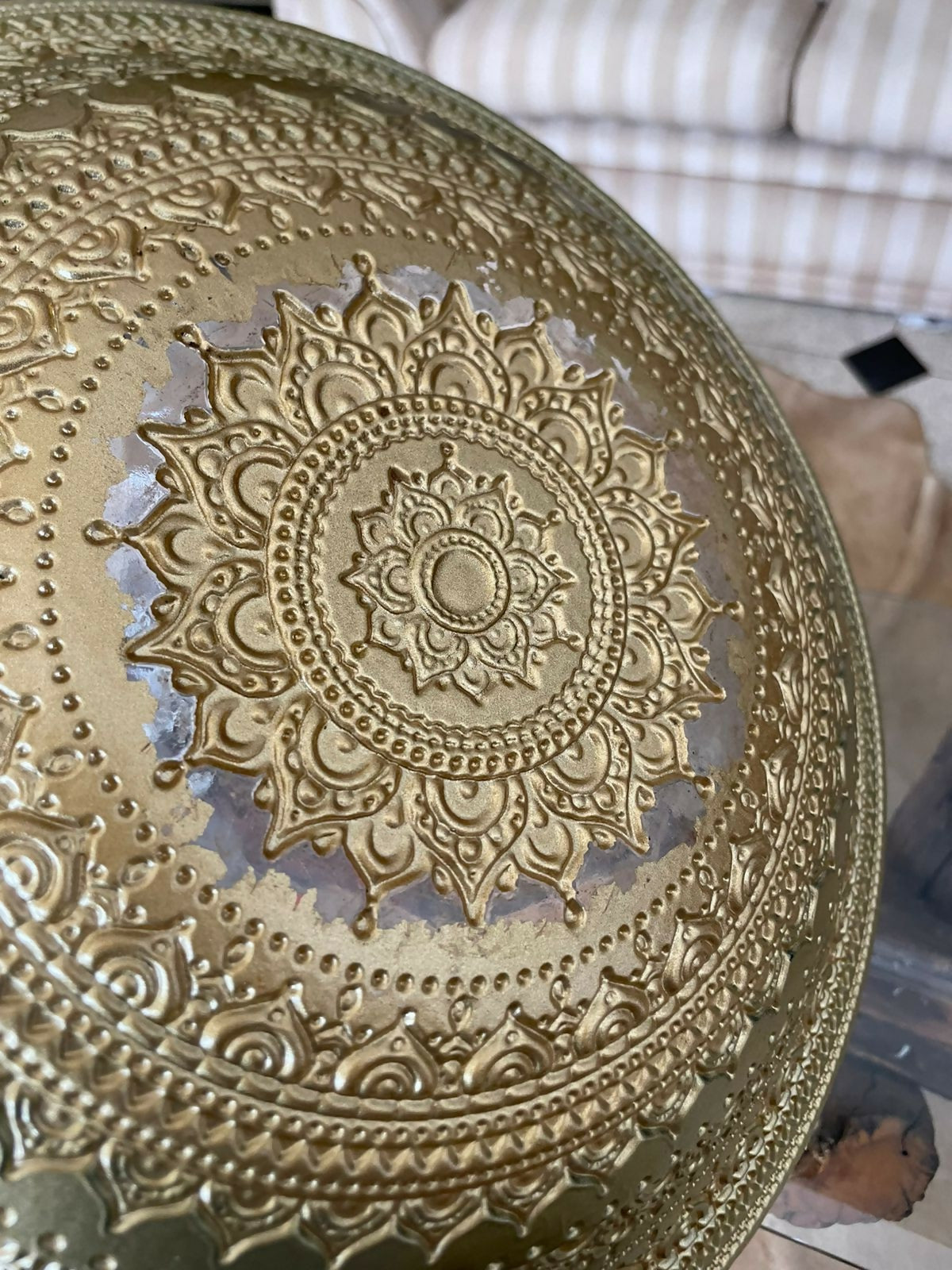 Centro de mesa verde e dourado