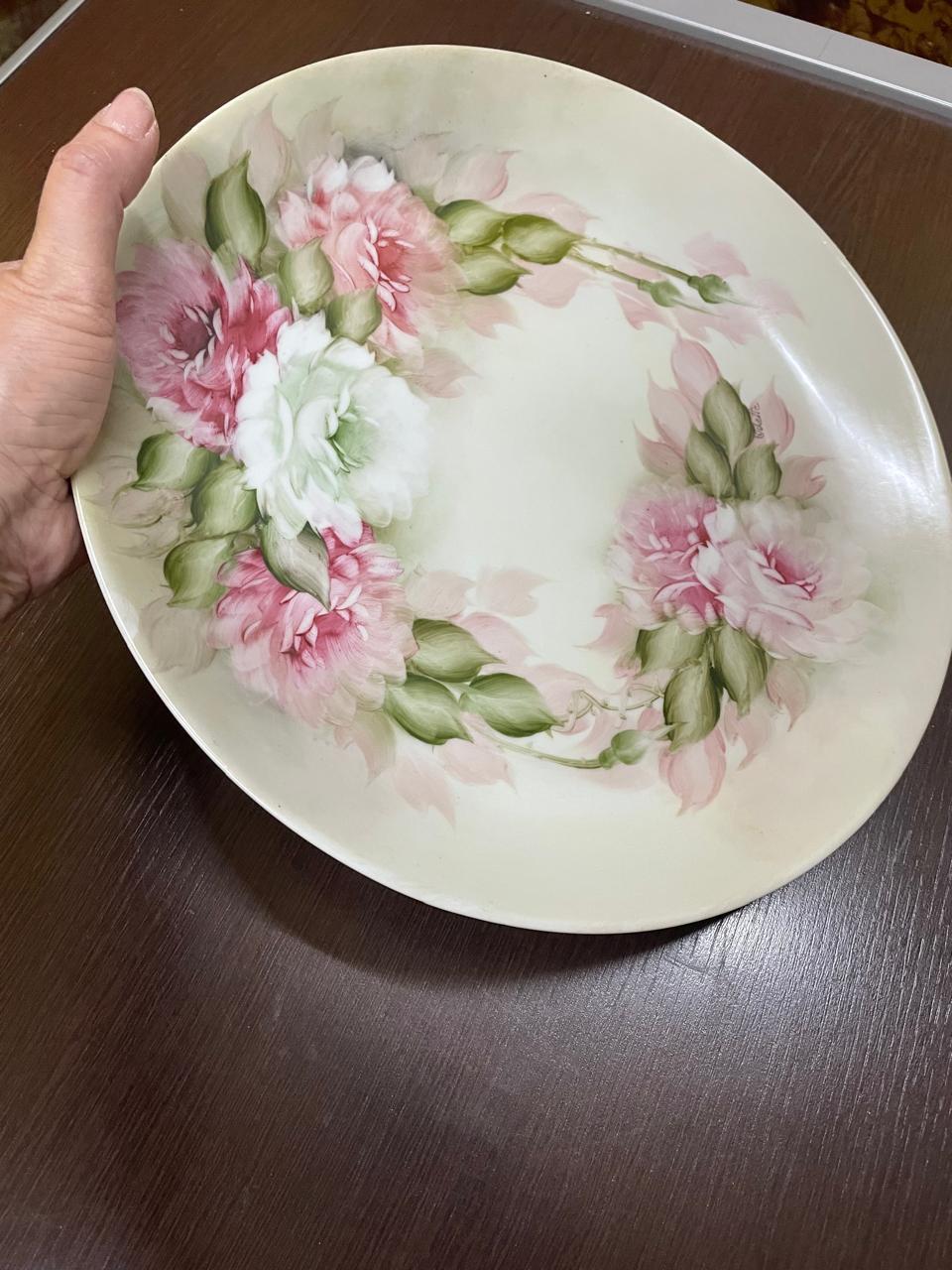 Prato decorativo com pintura floral feita à mão