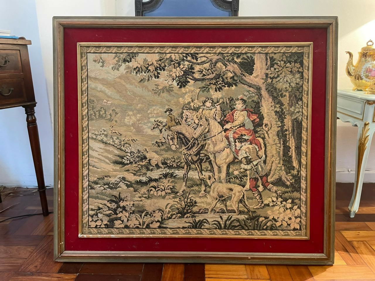 Quadro Tapeçaria Gobelin Emoldurada em Madeira Maciça