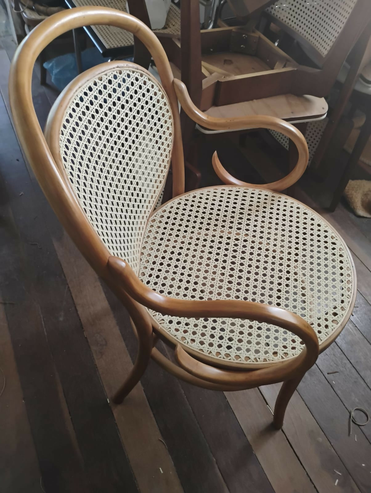 Recém Restaurado! Conjunto Thonet Modelo Panamá: Poltrona com Braços e Namoradeira