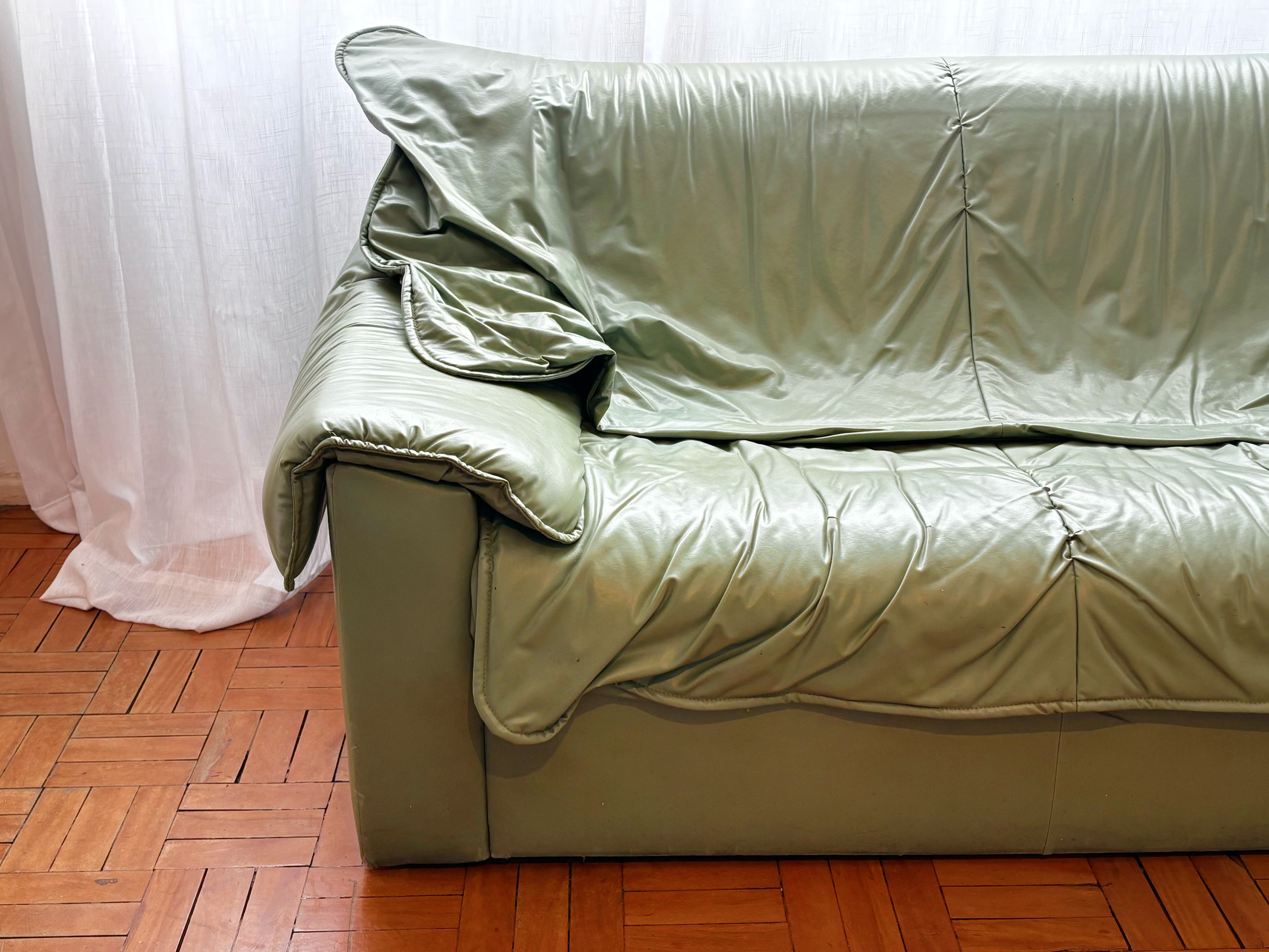 Sofá 2 lugares de design Italiano em couro verde - anos 70