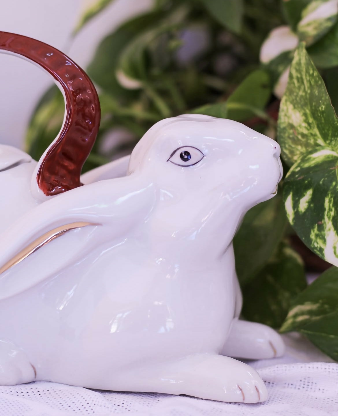 Bule em porcelana Santana, anos 1950/60 em forma de Coelho