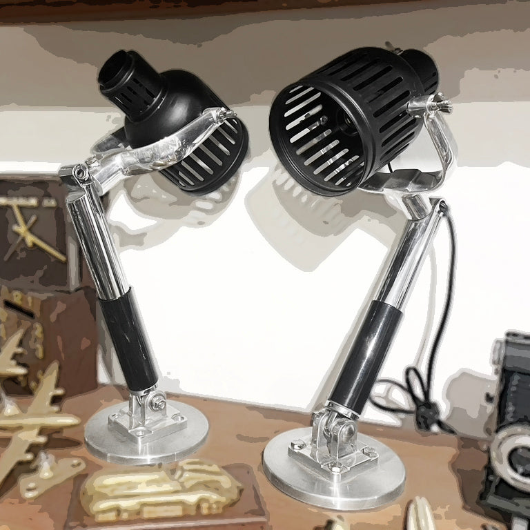 Par de Luminárias de mesa customizadas em preto e metal prateado 