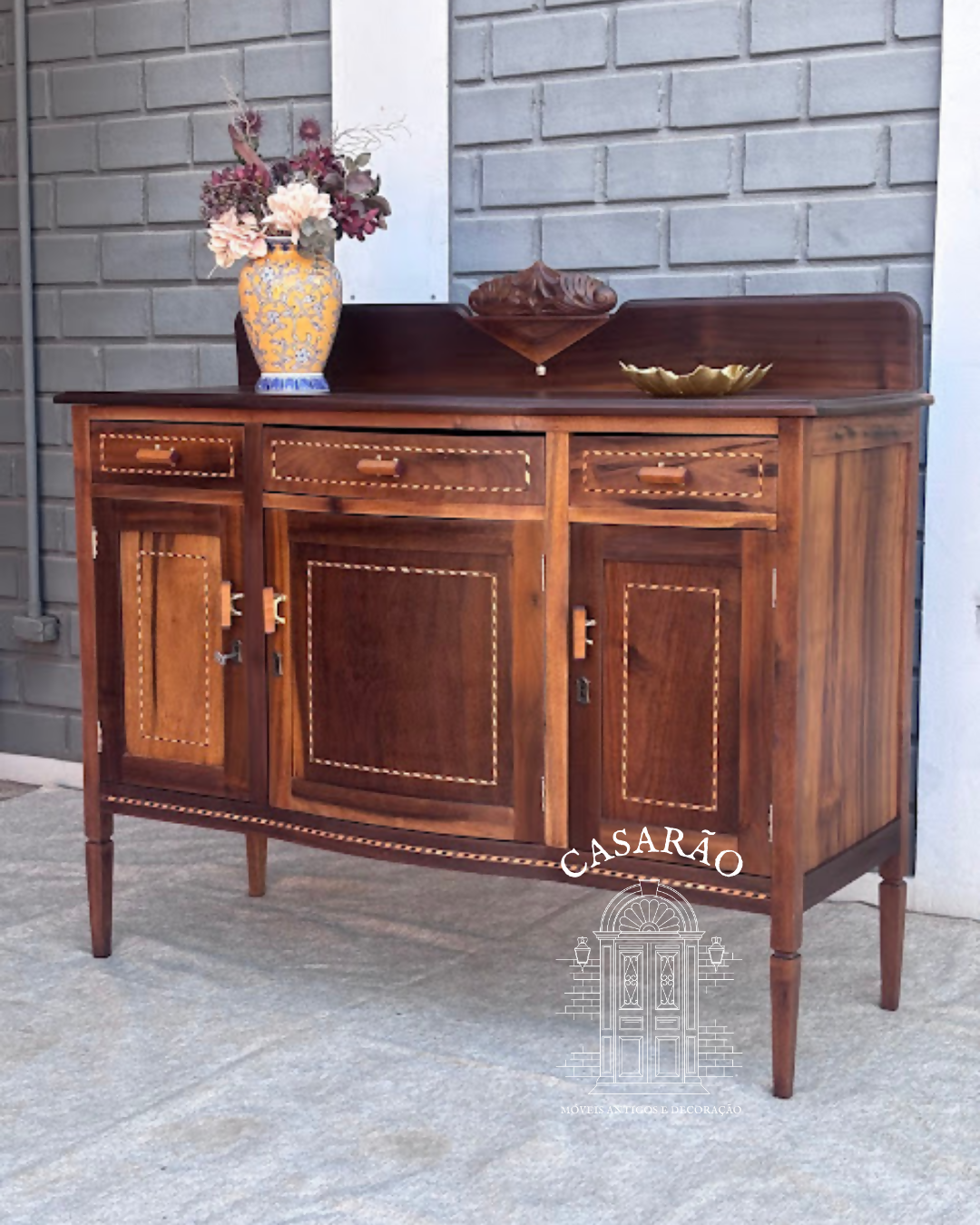 Buffet/ balcão/ aparador marchetaria