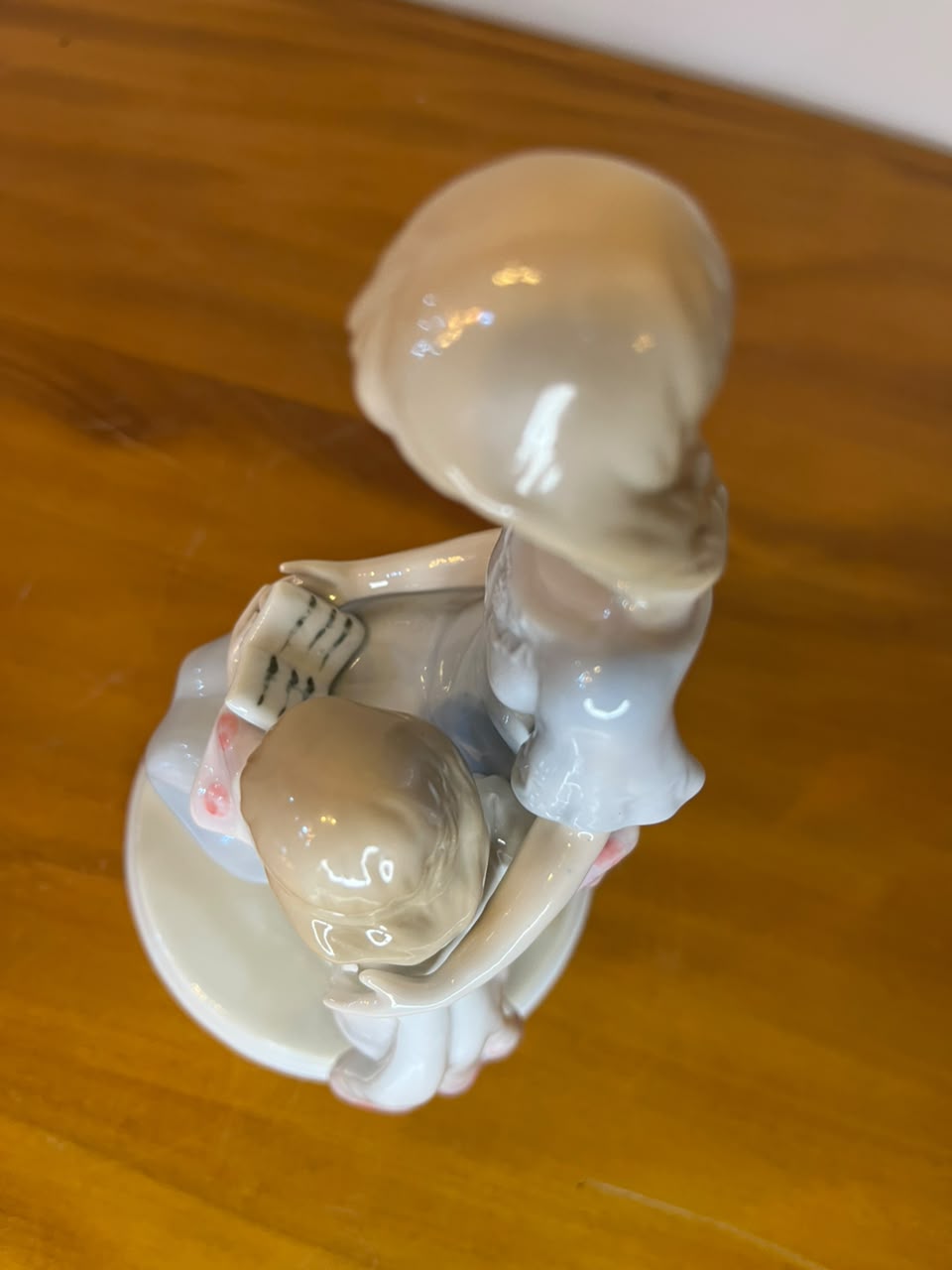 Escultura em Porcelana Meico – Mãe e Filha – 20 cm