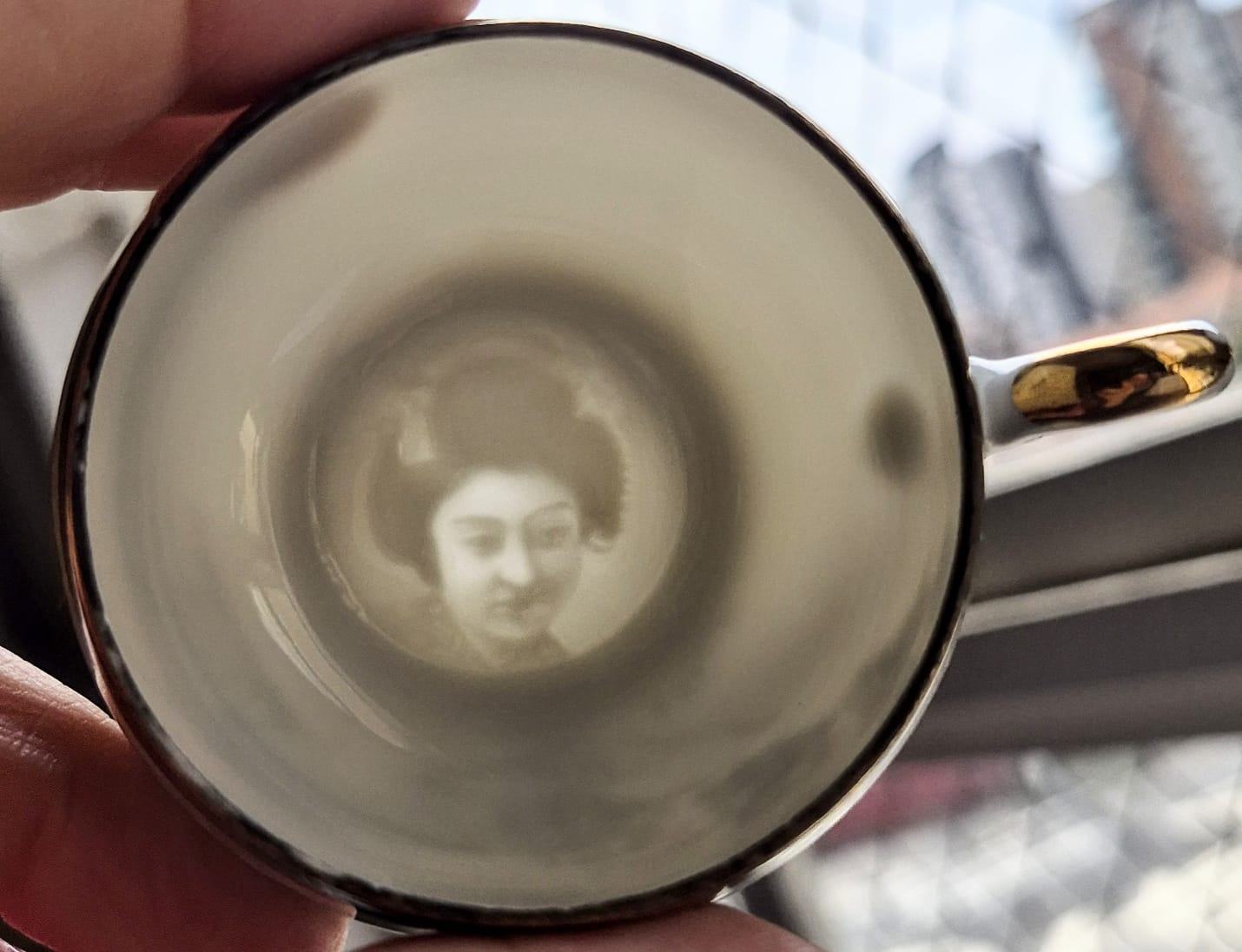 Jogo para café em porcelana casca de ovo vintage japonesa Kutani, da década de 40, maravilhoso,  em perfeito estado. As xícaras tem a gueixa no fundo. 11 peças.