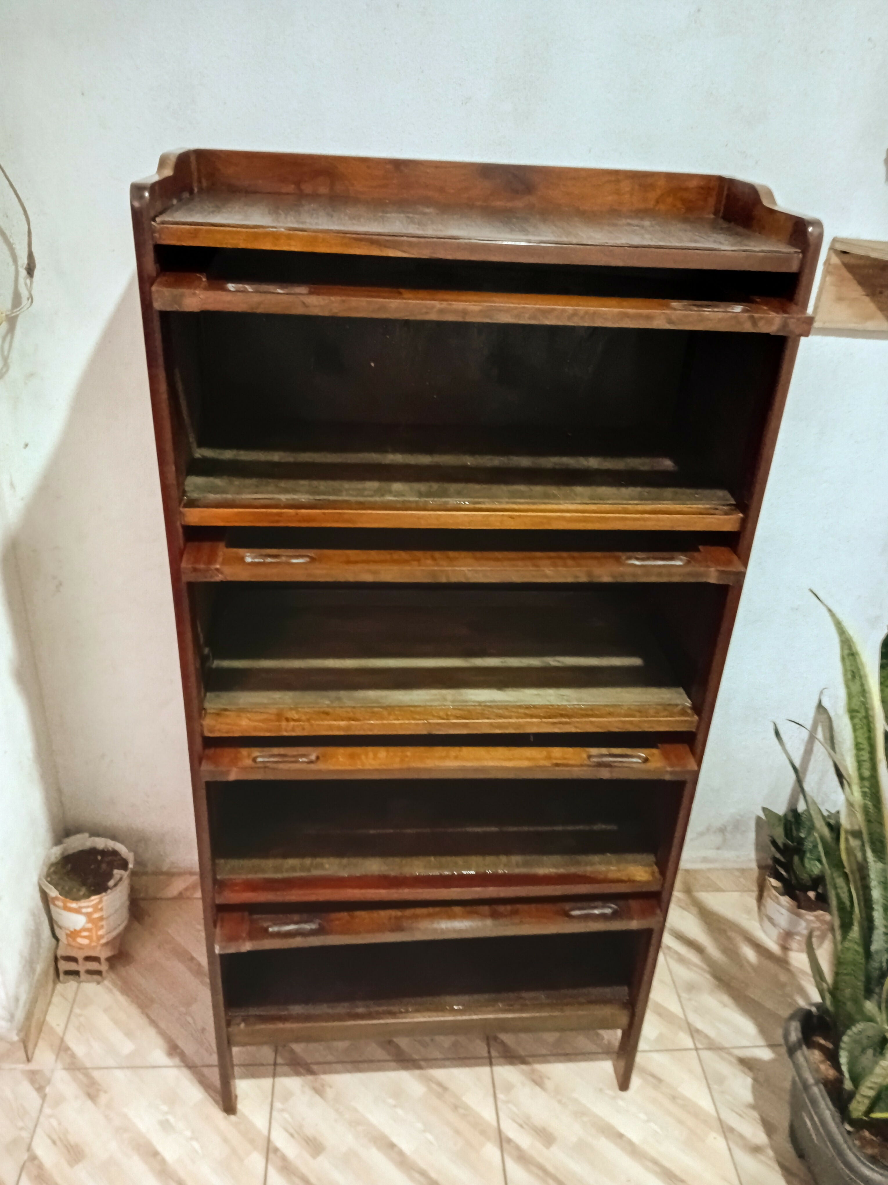 Estante basculante livreiro 4 portas em imbuia ja restaurada