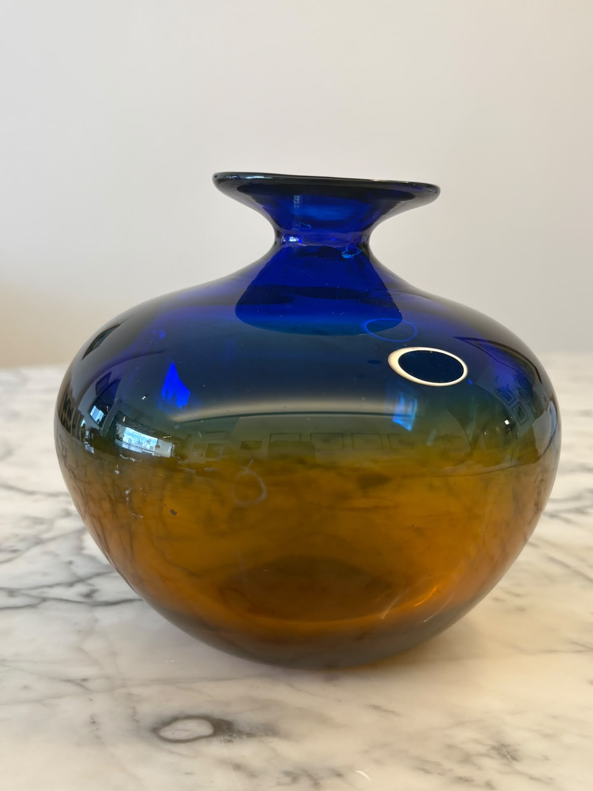 Vaso em vidro soprado em tom azul e âmbar - Vaso "Preferido"
