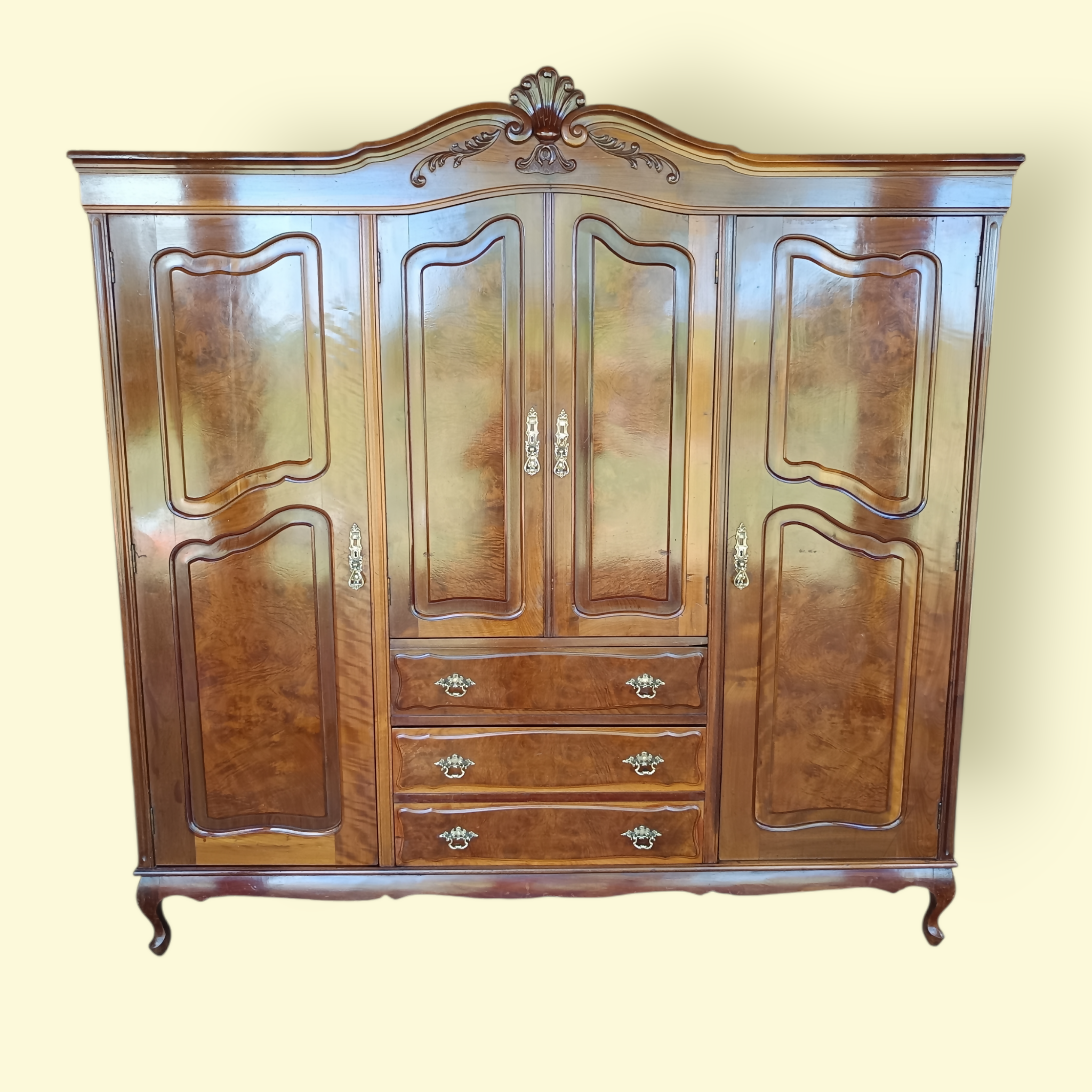 Luxuoso Guarda Roupas Luís XV