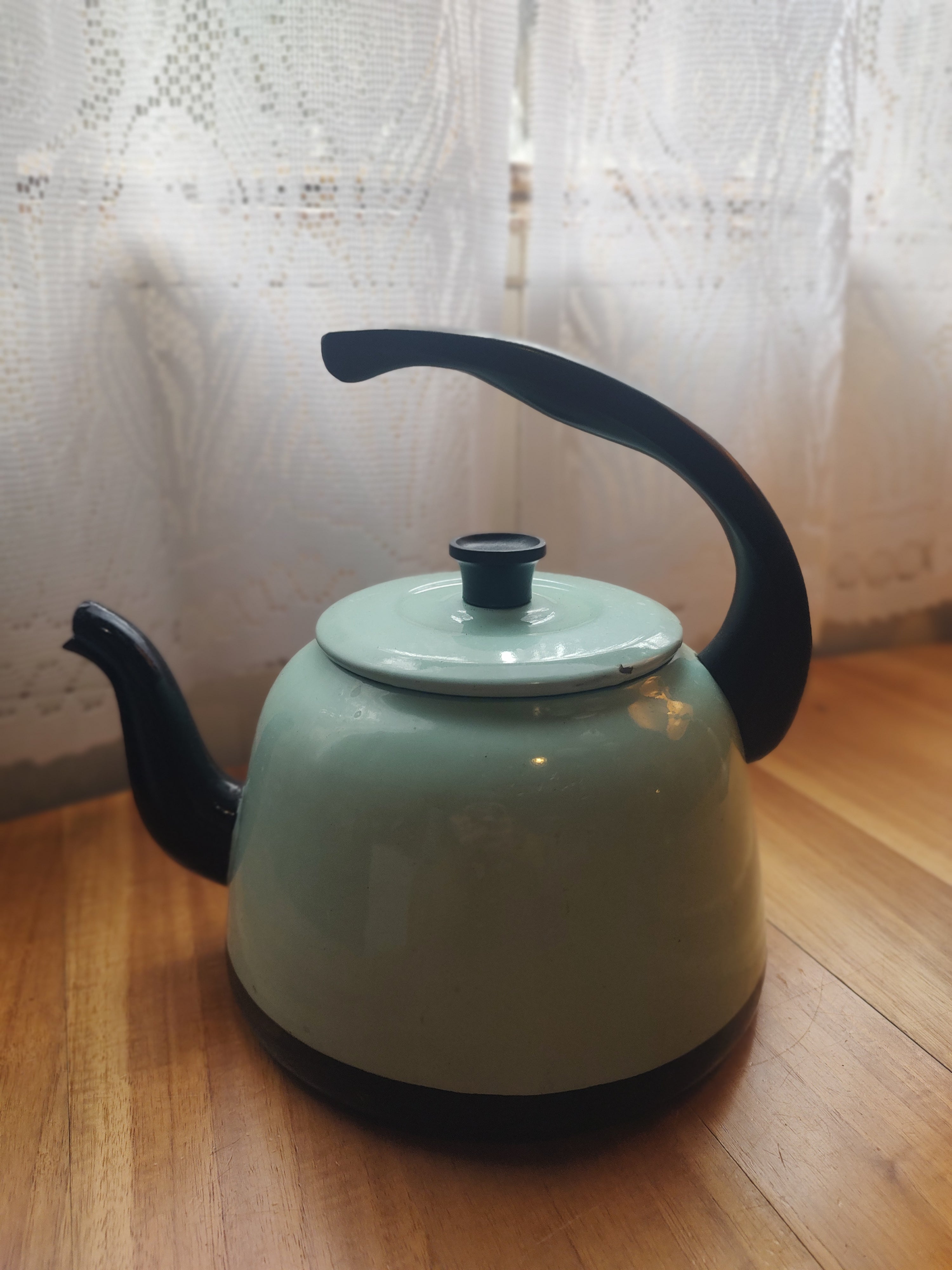 Antiga e Maravilhosa Chaleira em Ágata verde água