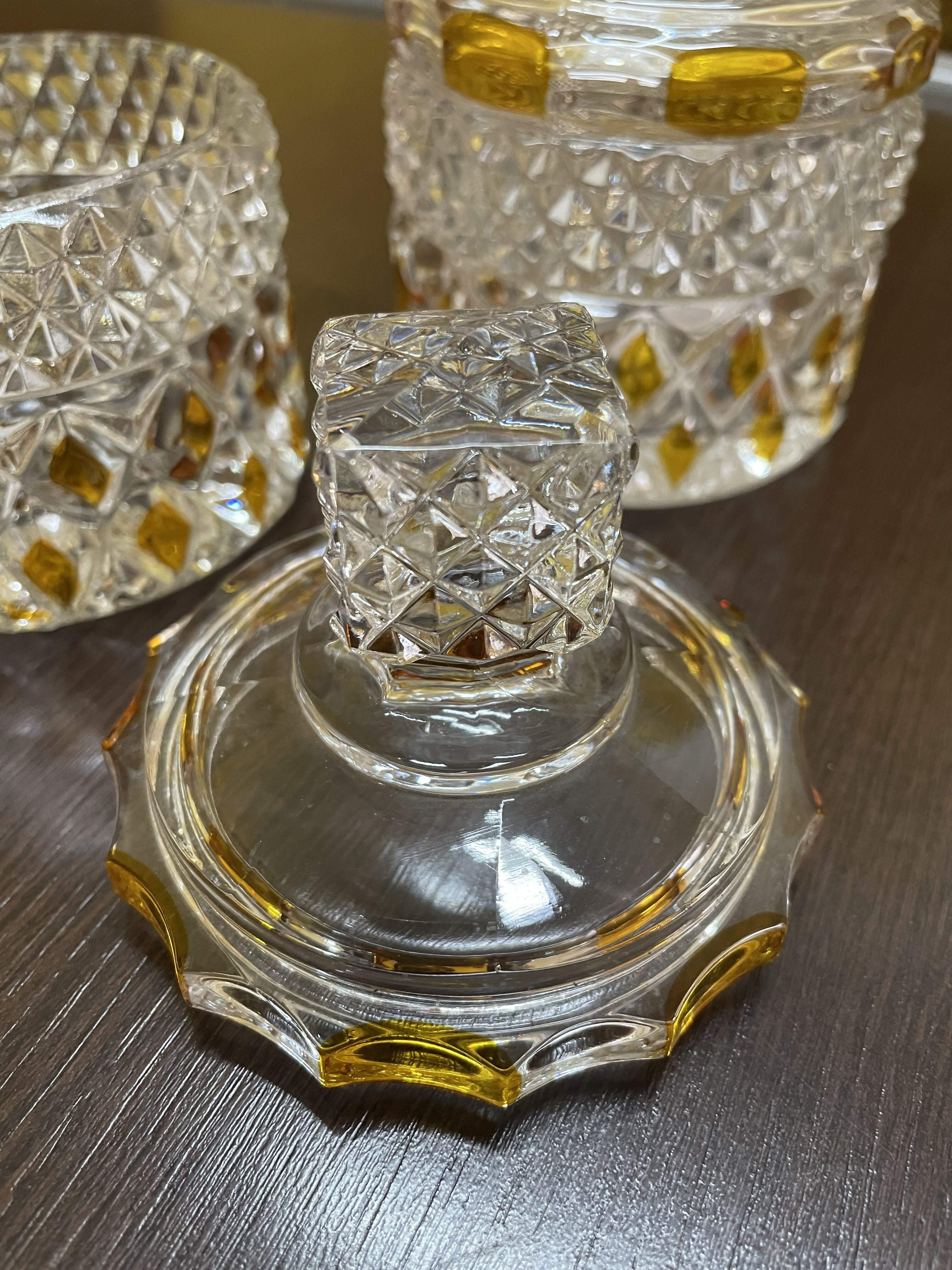 Jogo de perfumeiros cristal bico de jaca com detalhe ambar