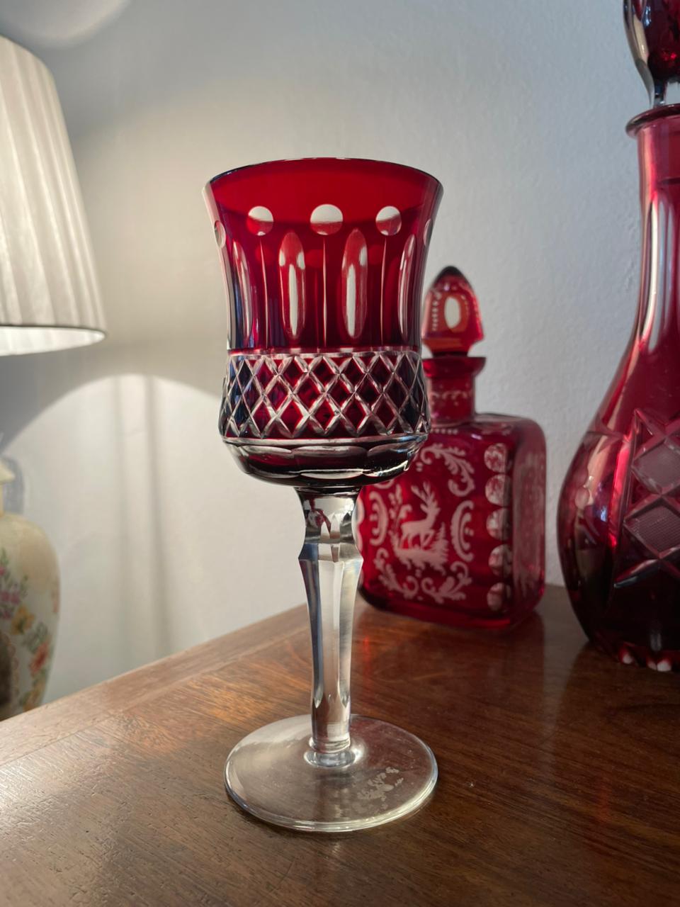 Par de taças de vinho em cristal rubi