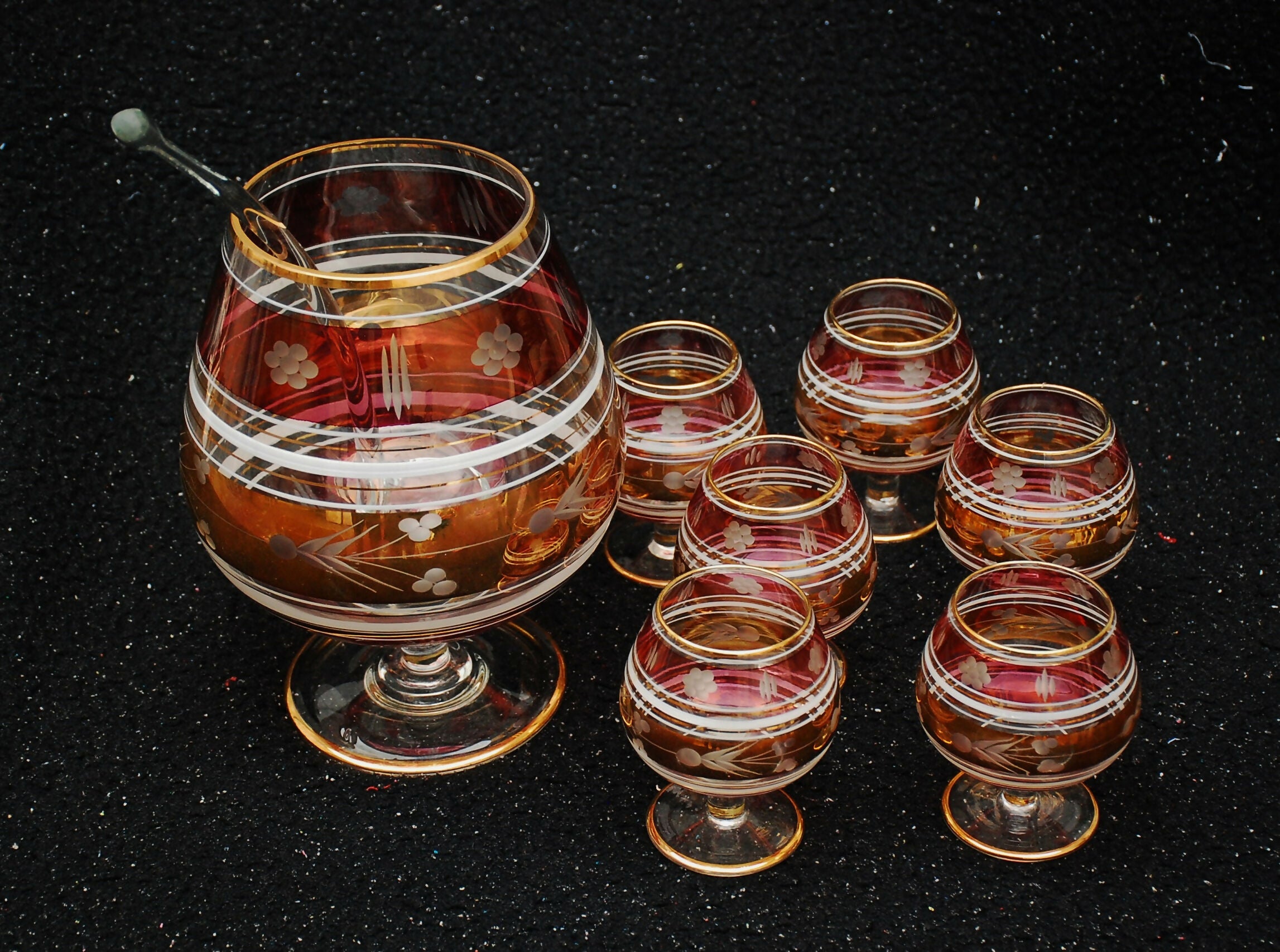 poncheira cristal decorada a mão, filetada a ouro anos 50