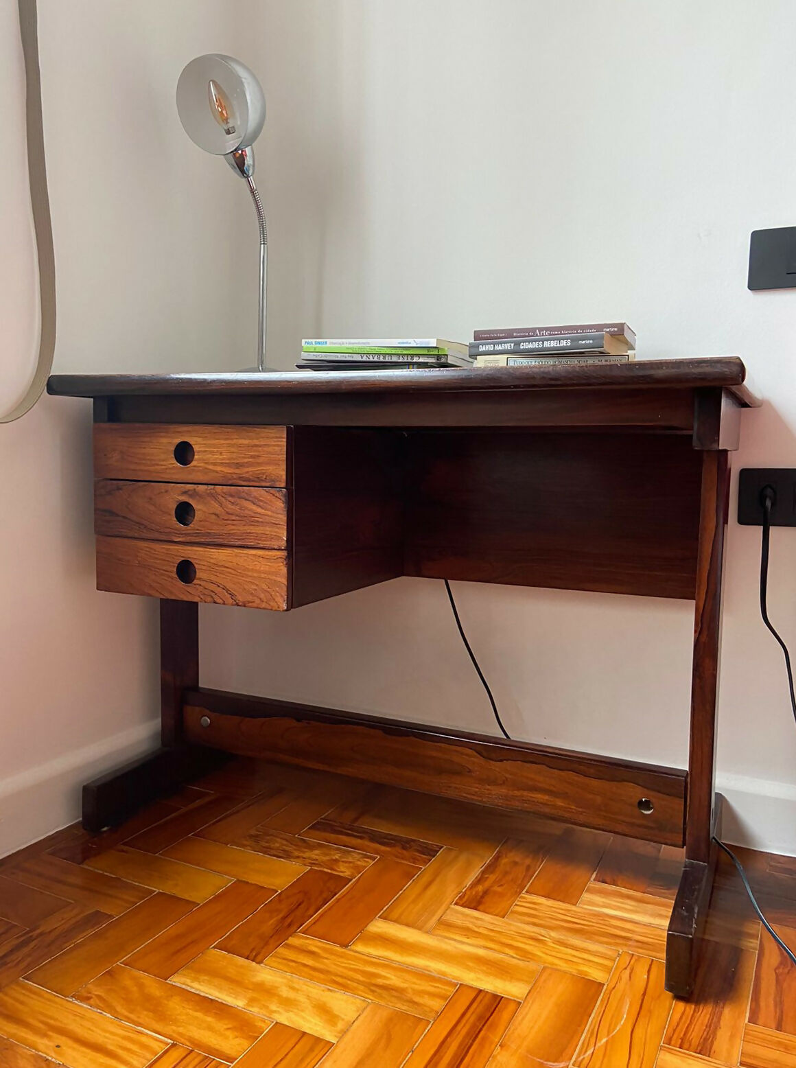 Escrivaninha modelo “Clara”, Sergio Rodrigues