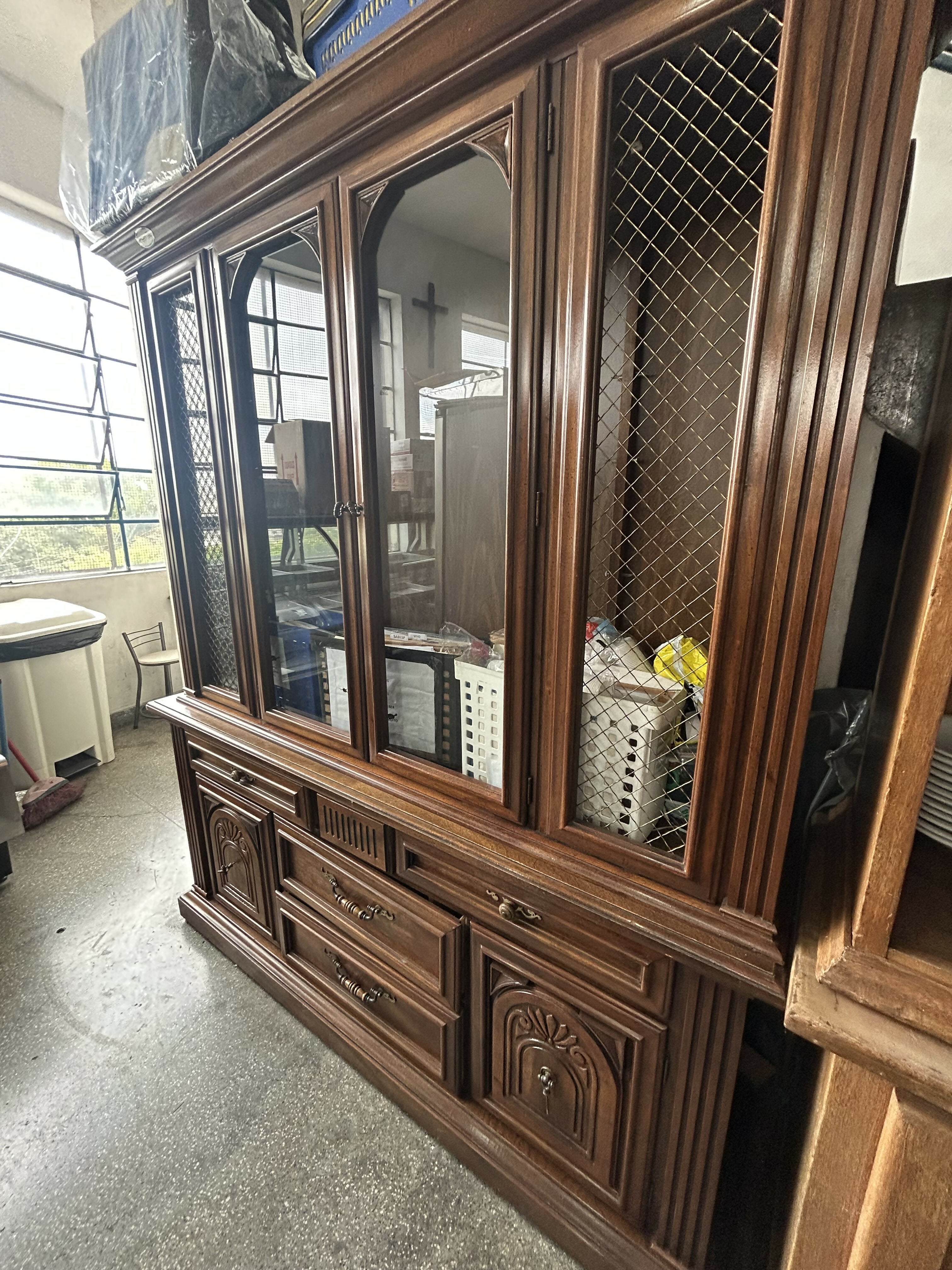 Armário / Louceiro em Madeira