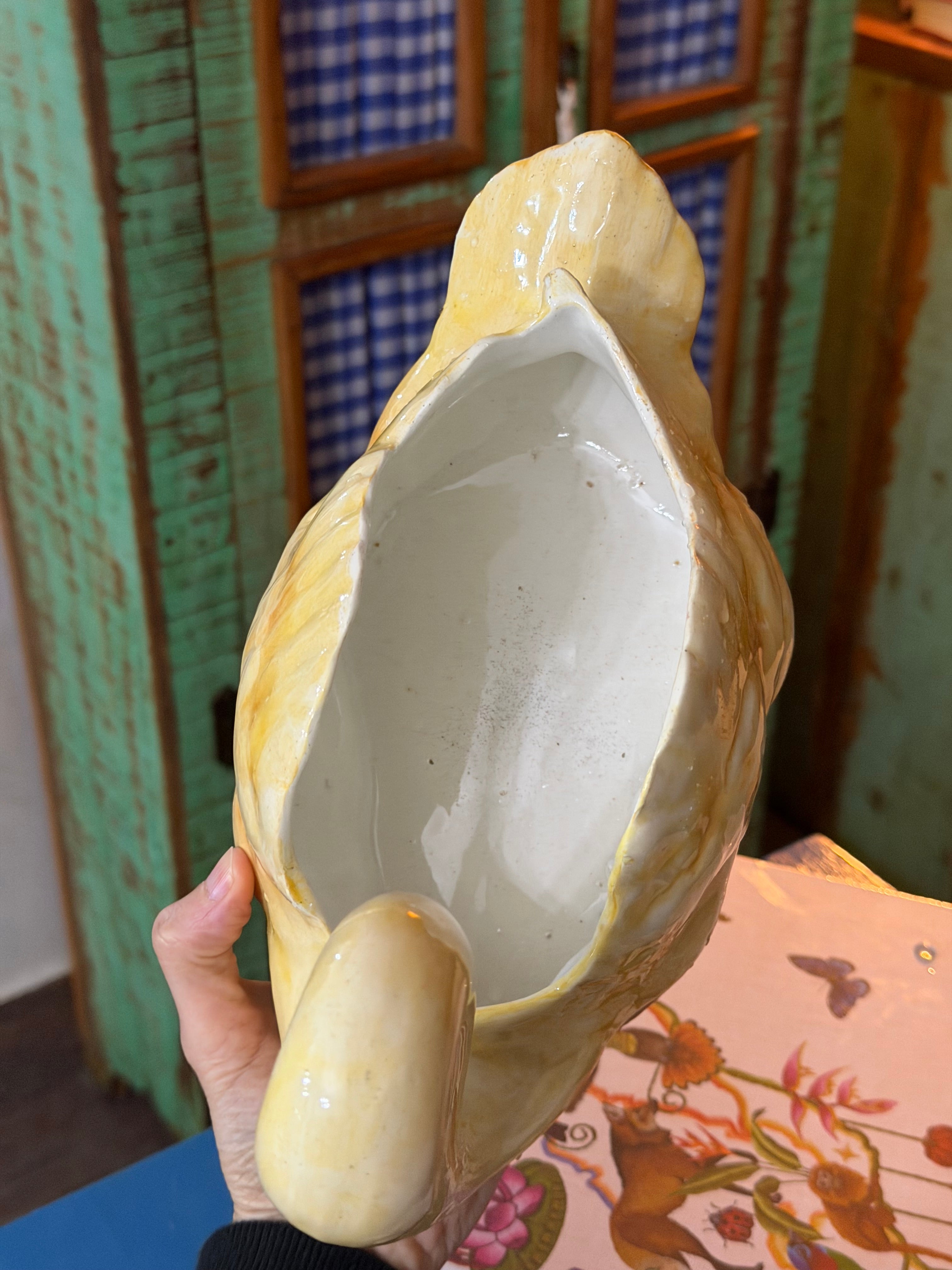 Maravilhosa e espetacular floreira antiga em porcelana Mauá - em formato de cisne