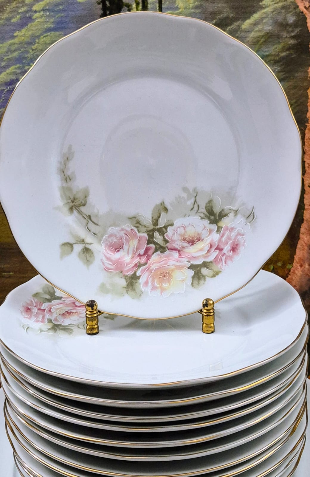 Conjunto lindo, 24 peças,  floral de rosas, bem romântico,  em porcelana nacional vintage Schmidt.
