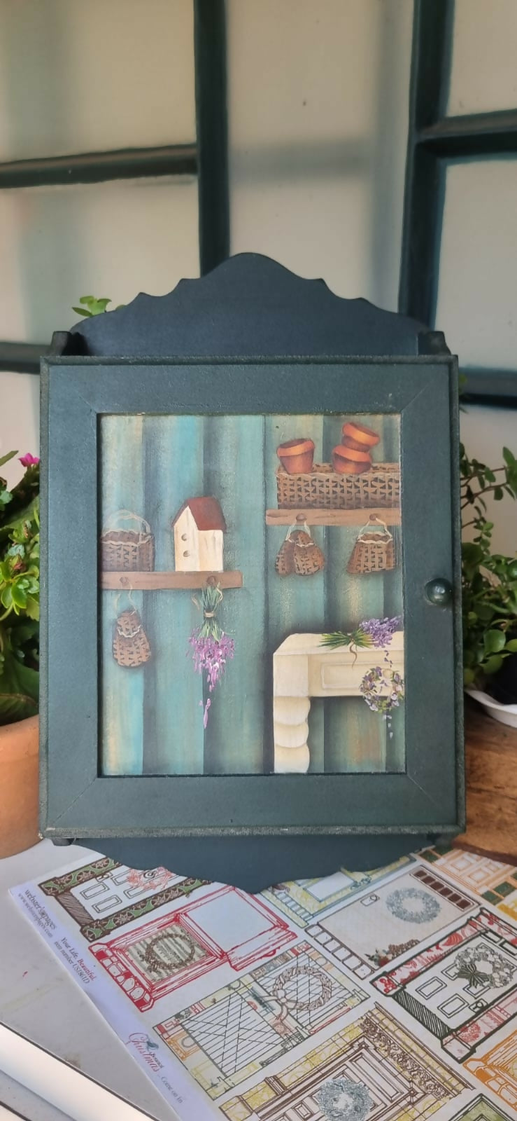 Porta chaves em madeira com pintura personalizada