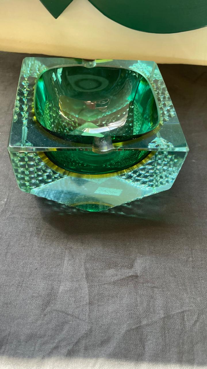 Maravilhoso Cinzeiro Murano Sommerso em tons de verde 
