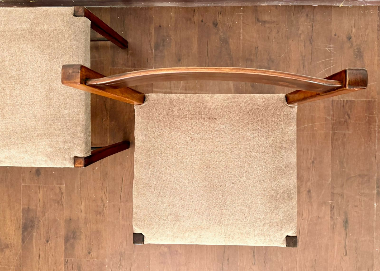 Par de Cadeiras Ernesto Hauner para Mobilínea em jacarandá maciço