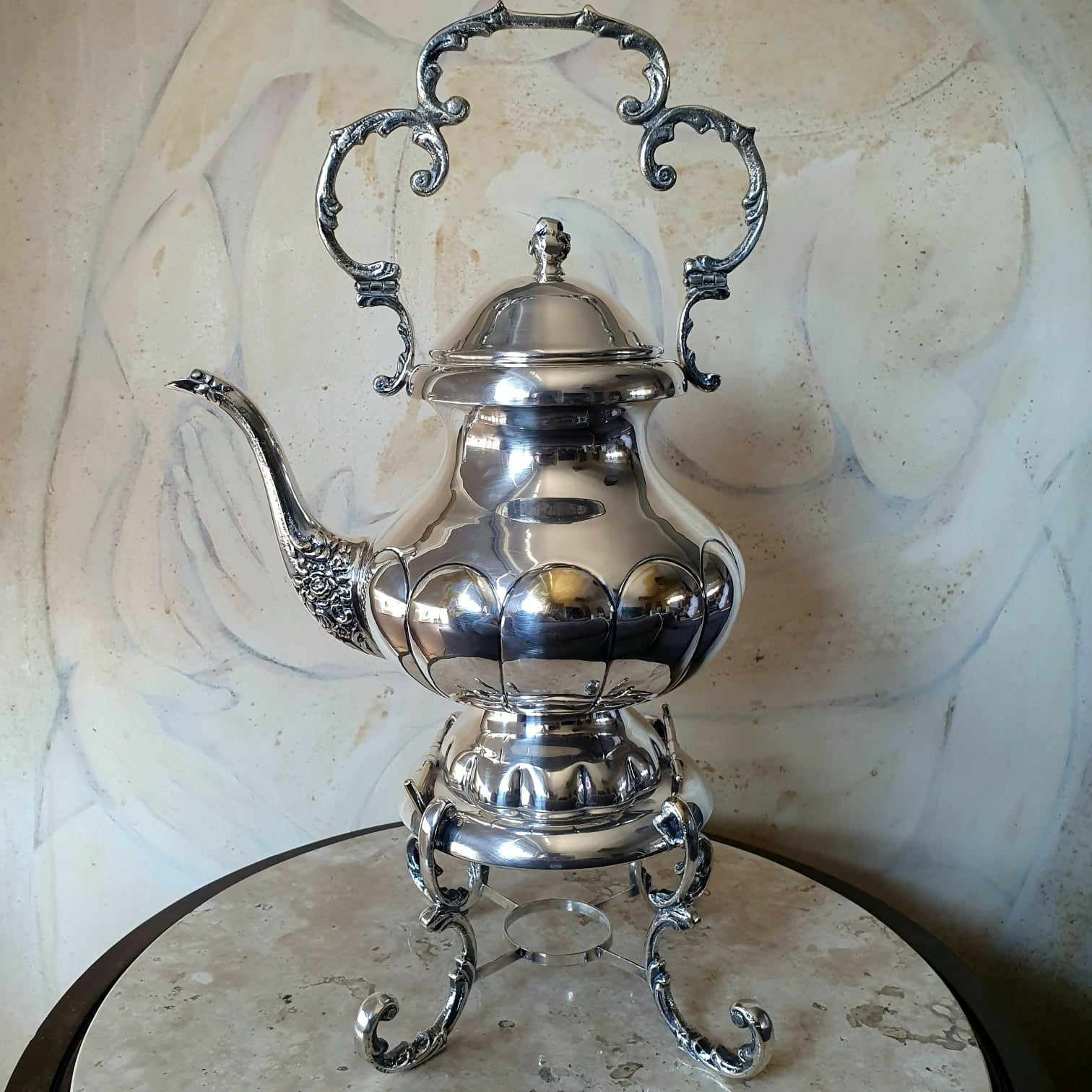 Samovar inglês antigo em metal espessurado a prata.