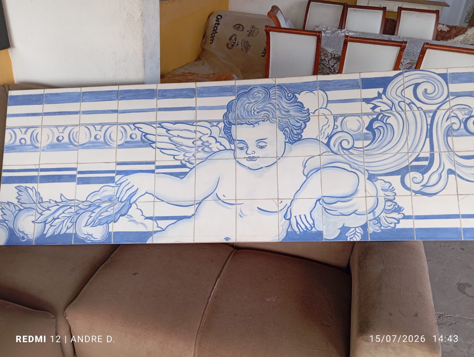 Quadro retangular com Anjo em Azul pintado simulando azulejos
